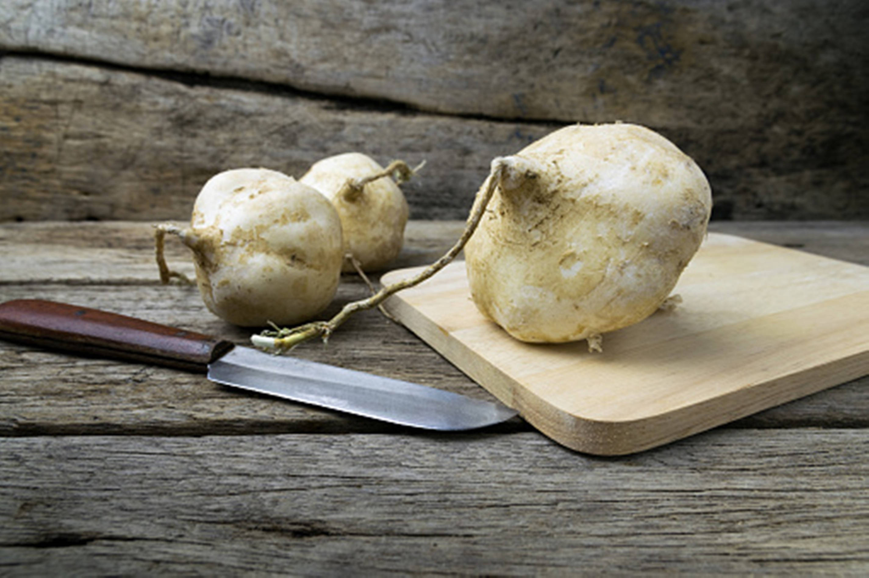 jicama, chopping board, wooden cutting board, 2K Desktop Wallpaper