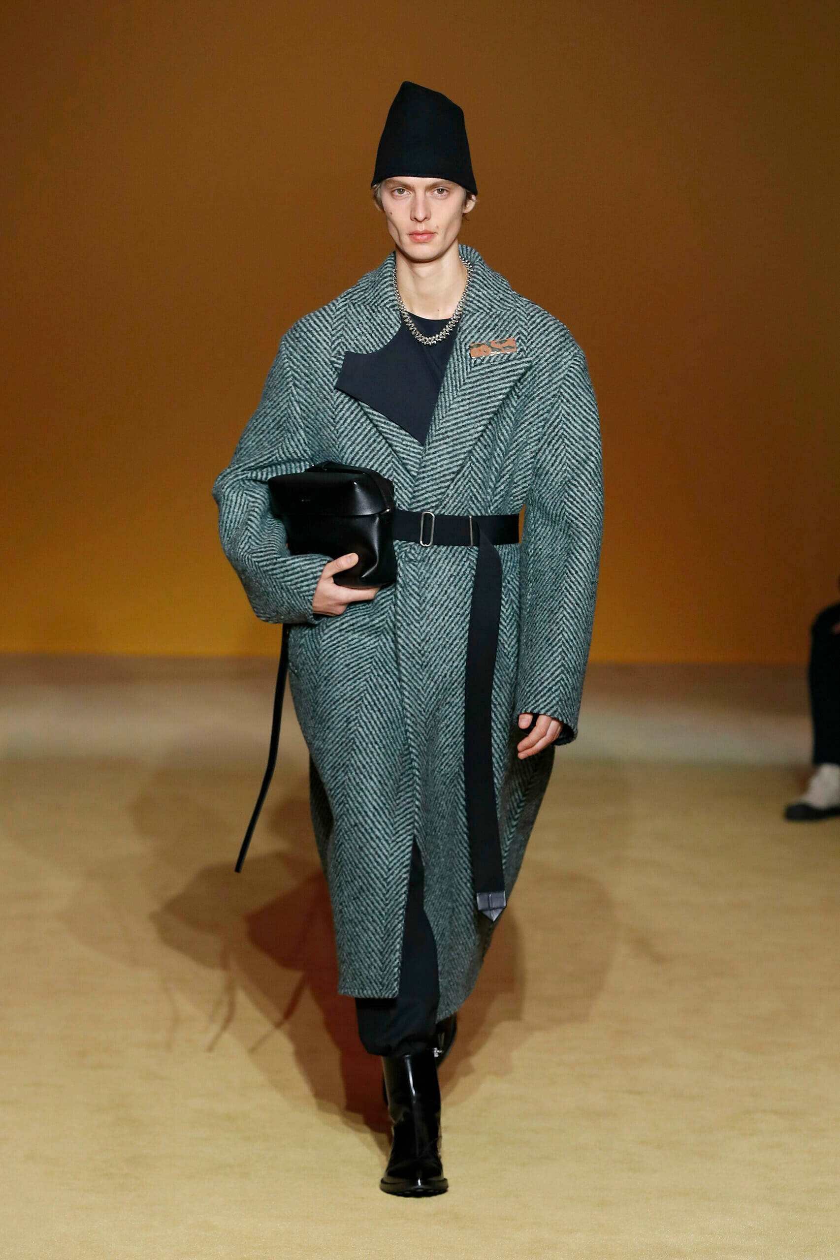 Jil Sander, green coat, herringbone coat, 2K Phone Wallpaper