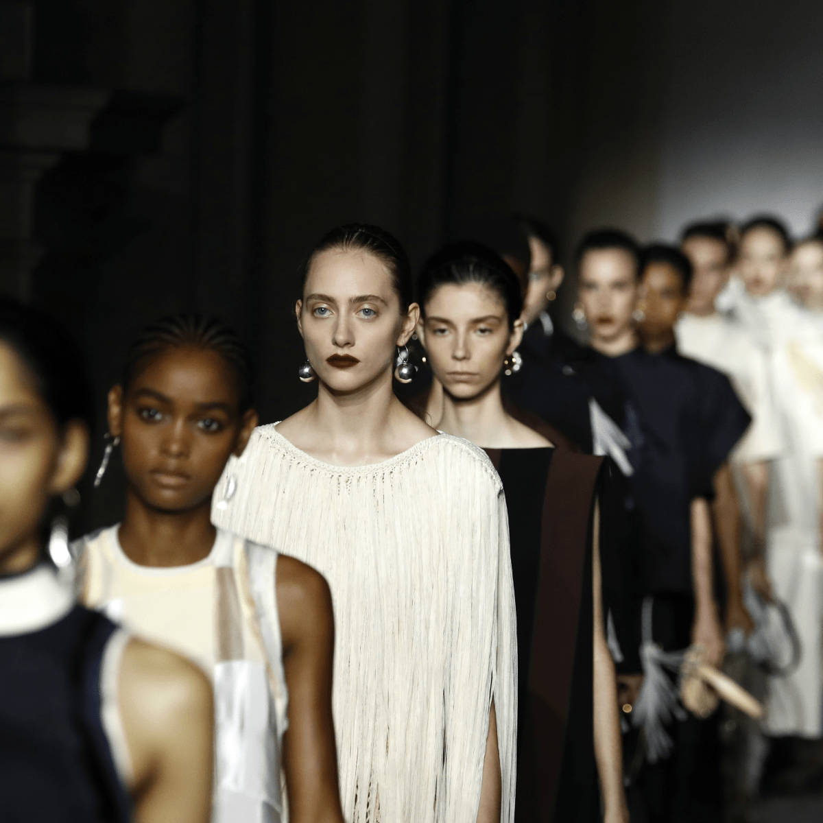 Jil Sander, avant-garde outfits, fringe, SD Desktop Wallpaper