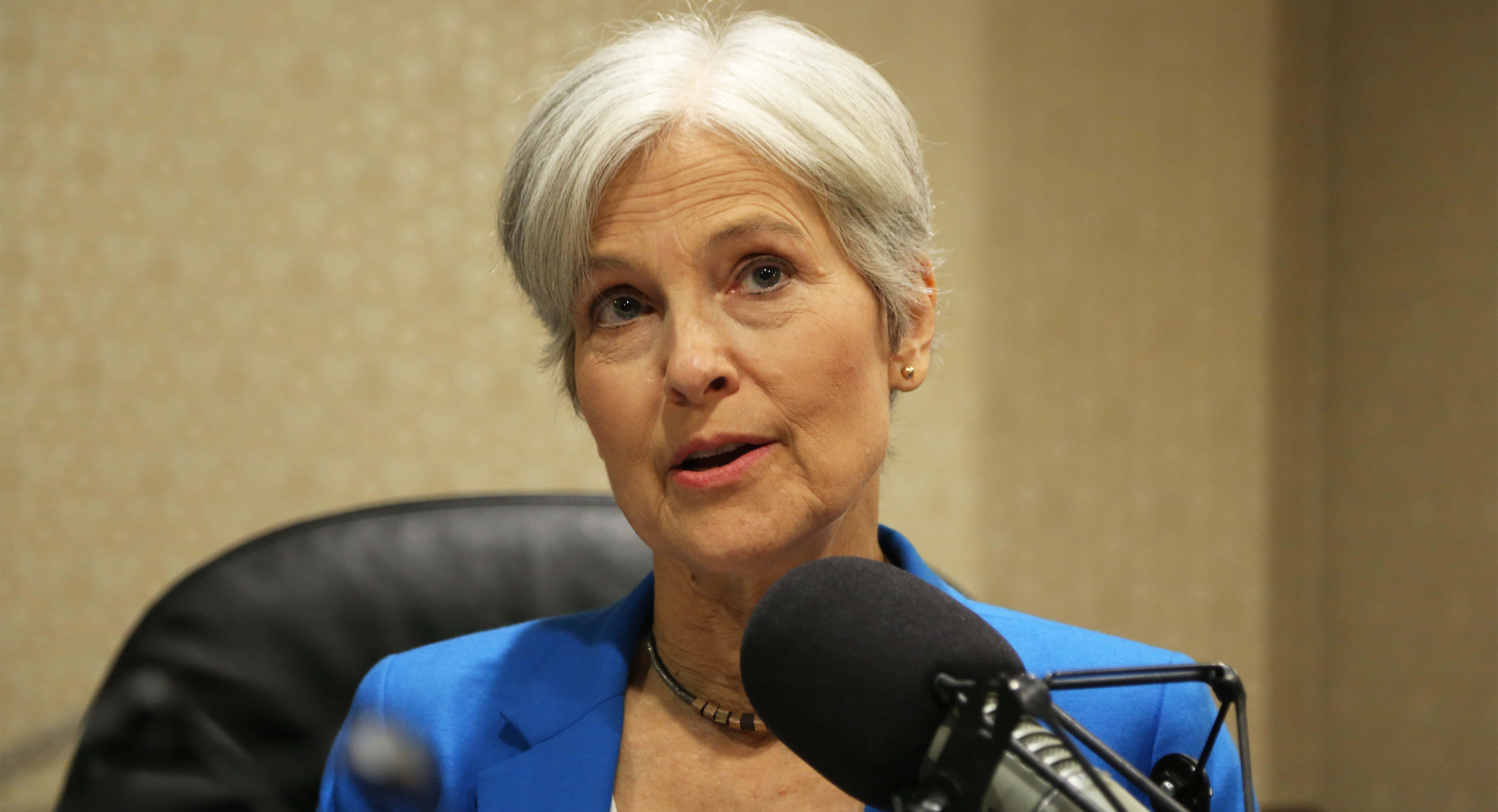 Jill Stein, white hair, blue blazer, 4K Desktop Wallpaper