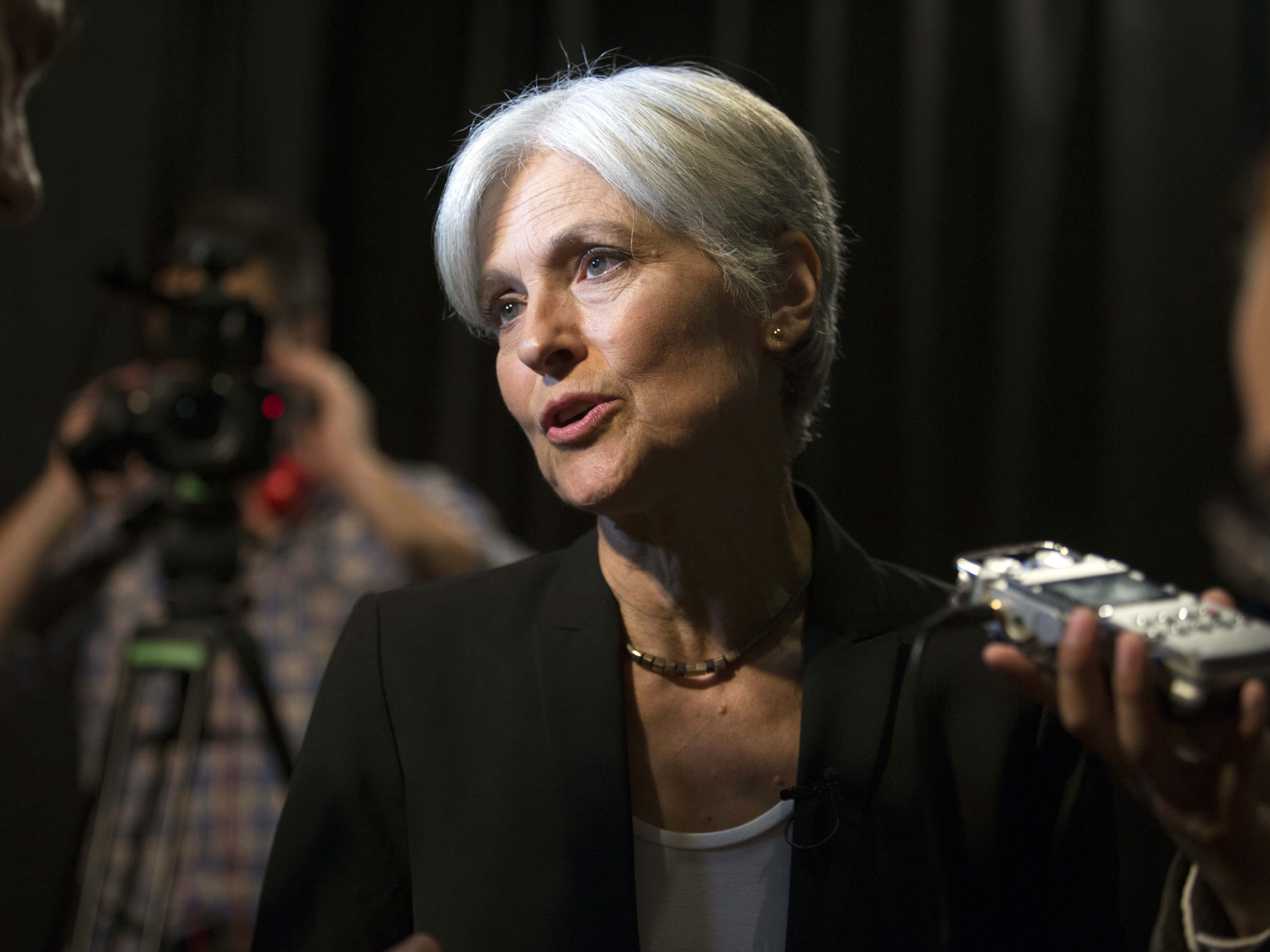 Jill Stein, short white hair, reporters, 4K Desktop Wallpaper