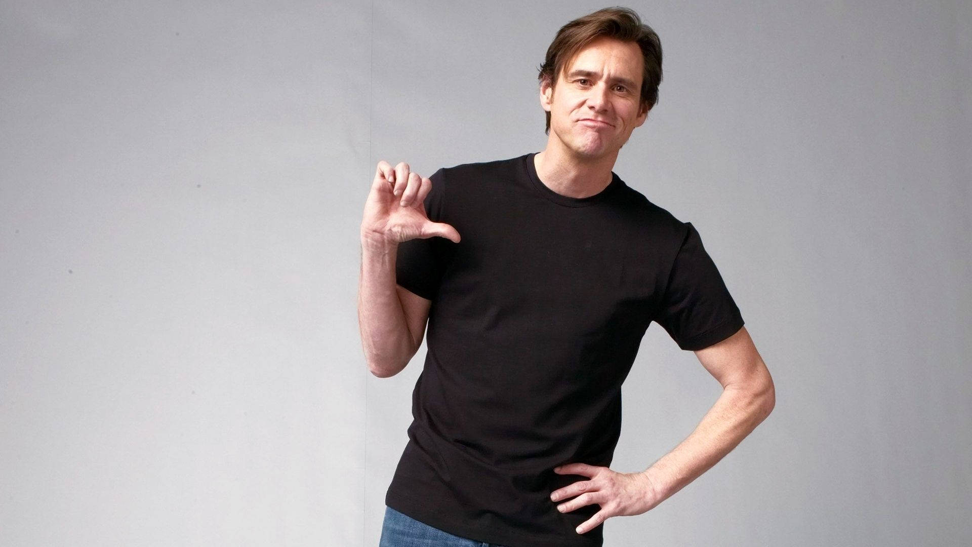 Jim Carrey, black t-shirt, plain gray studio background, Full HD Desktop Wallpaper
