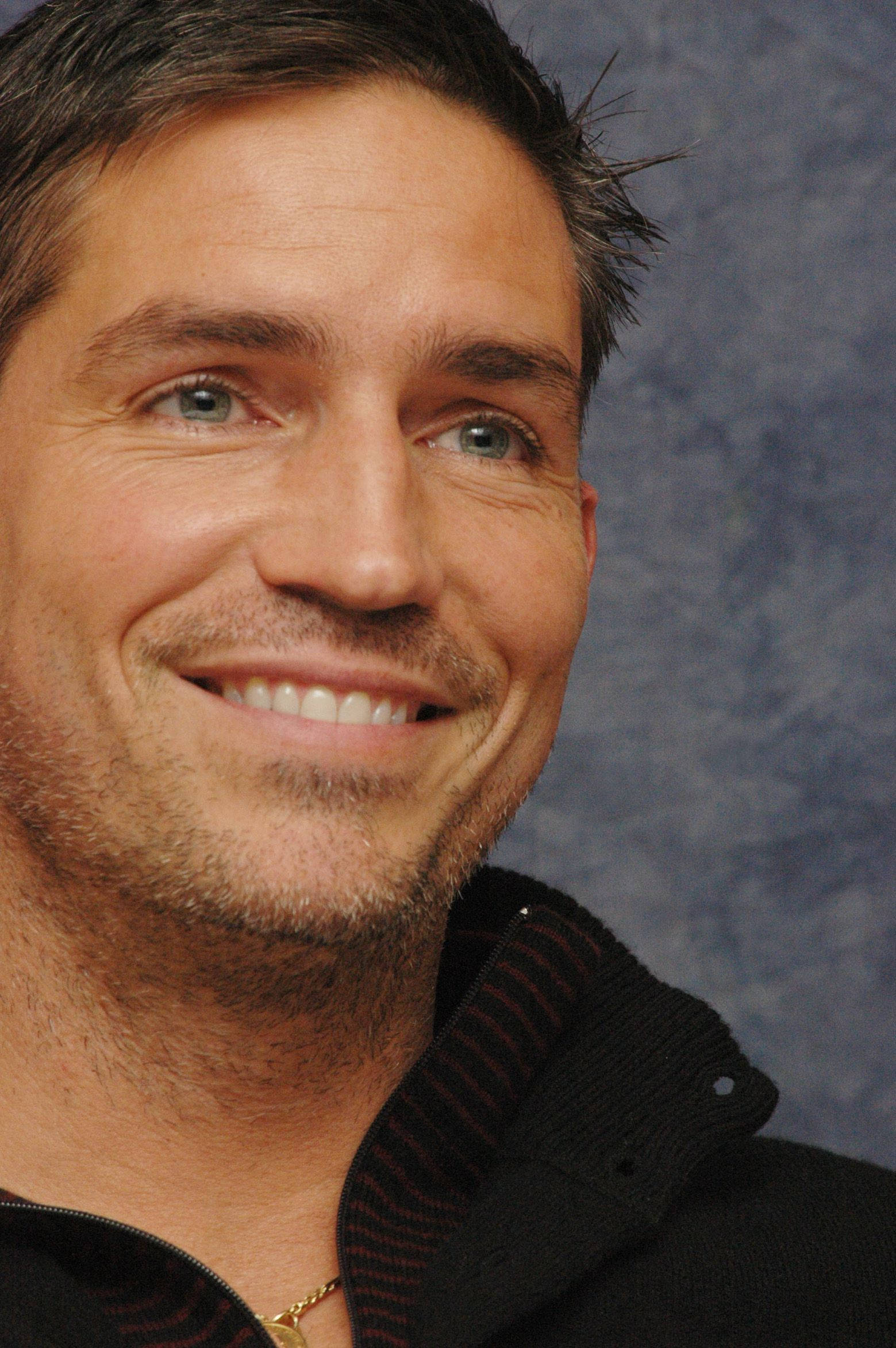 Jim Caviezel, blue eyes, stubble, Full HD Phone Wallpaper