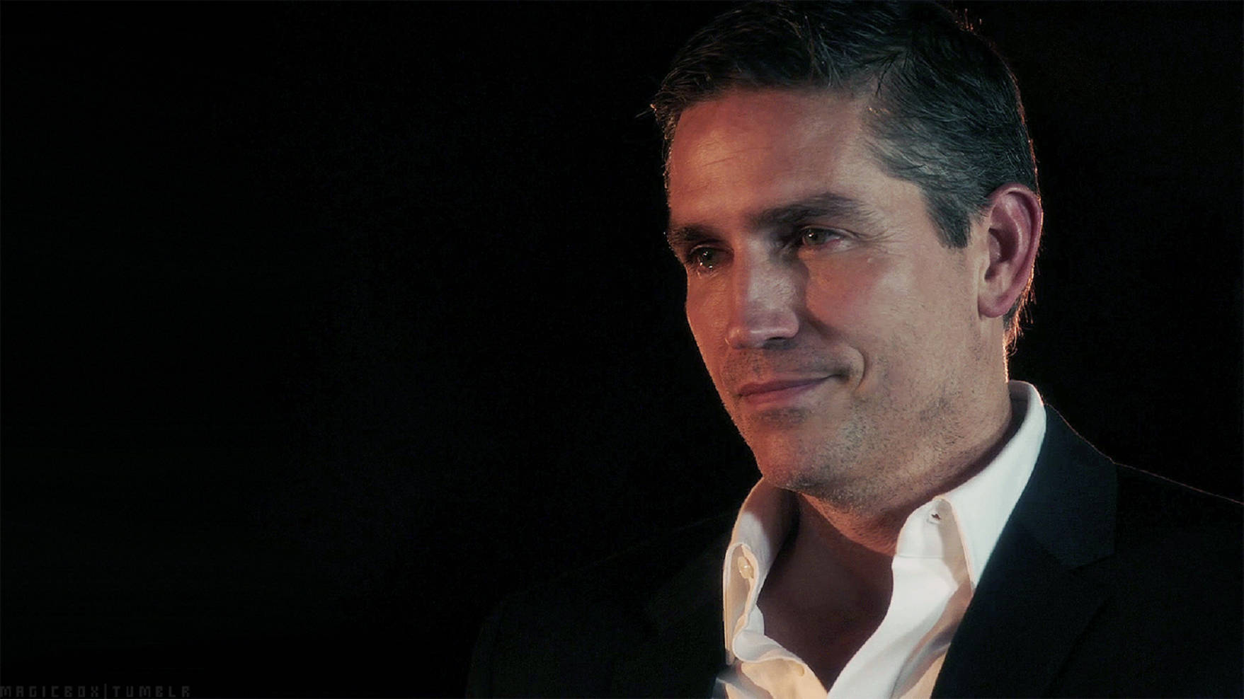 Jim Caviezel, dark suit, white shirt, HD Desktop Wallpaper