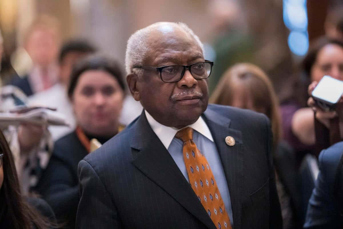 Jim Clyburn, dark suit, orange patterned tie, SD Desktop Wallpaper