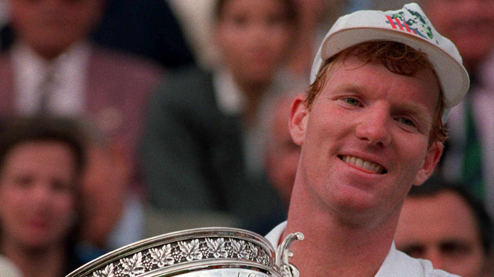 Jim Courier, 92 French Open, gleaming silver trophy, Full HD Desktop Wallpaper