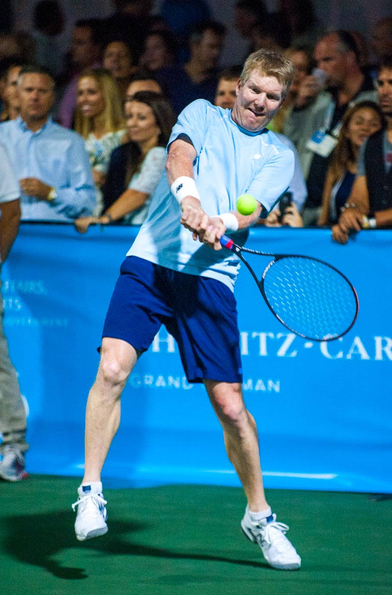 Jim Courier, bright green ball, green court, SD Phone Wallpaper