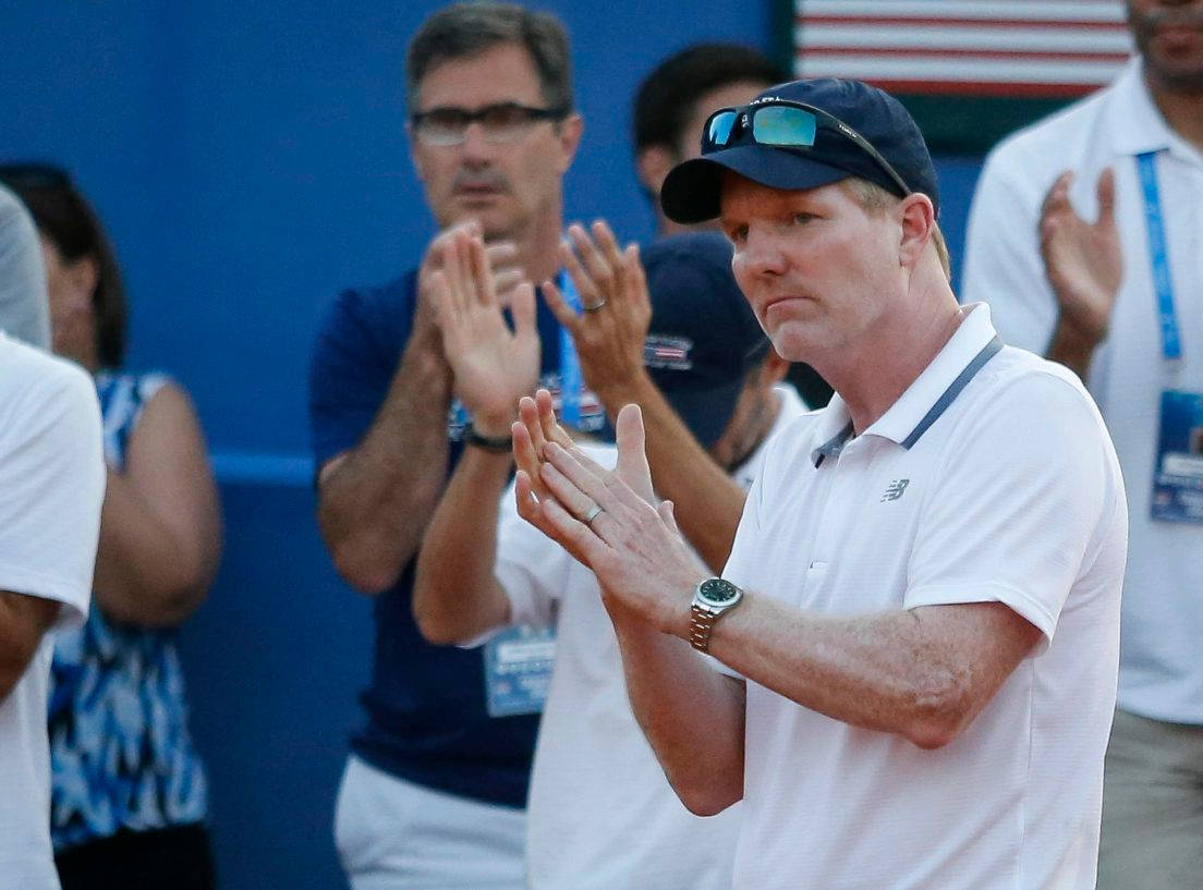 Jim Courier, white polo, cap, SD Desktop Wallpaper