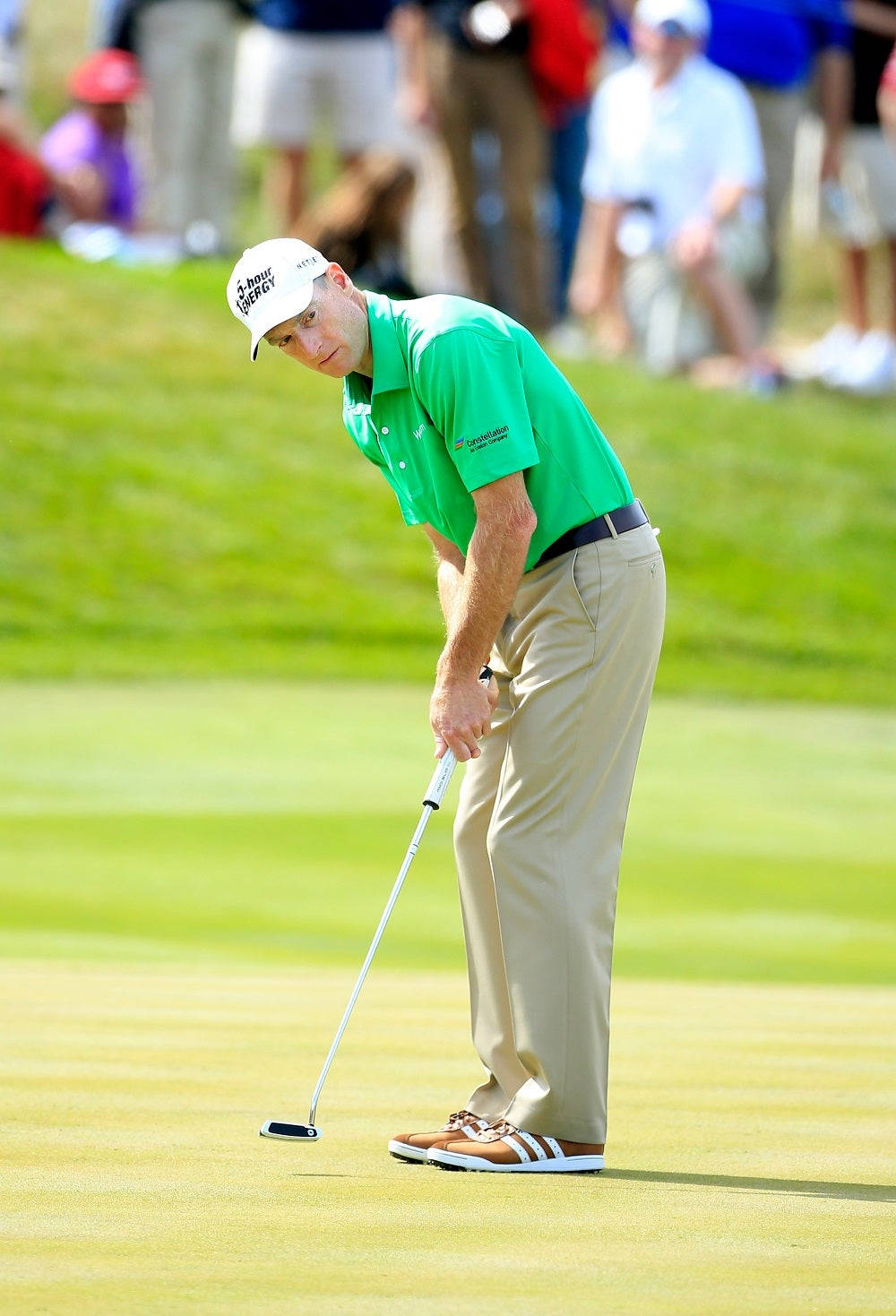 Jim Furyk, green shirt, sunlit golf green, HD Phone Wallpaper