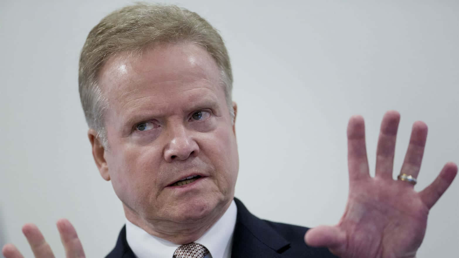 Jim Webb, suit, plain white background, HD Desktop Wallpaper
