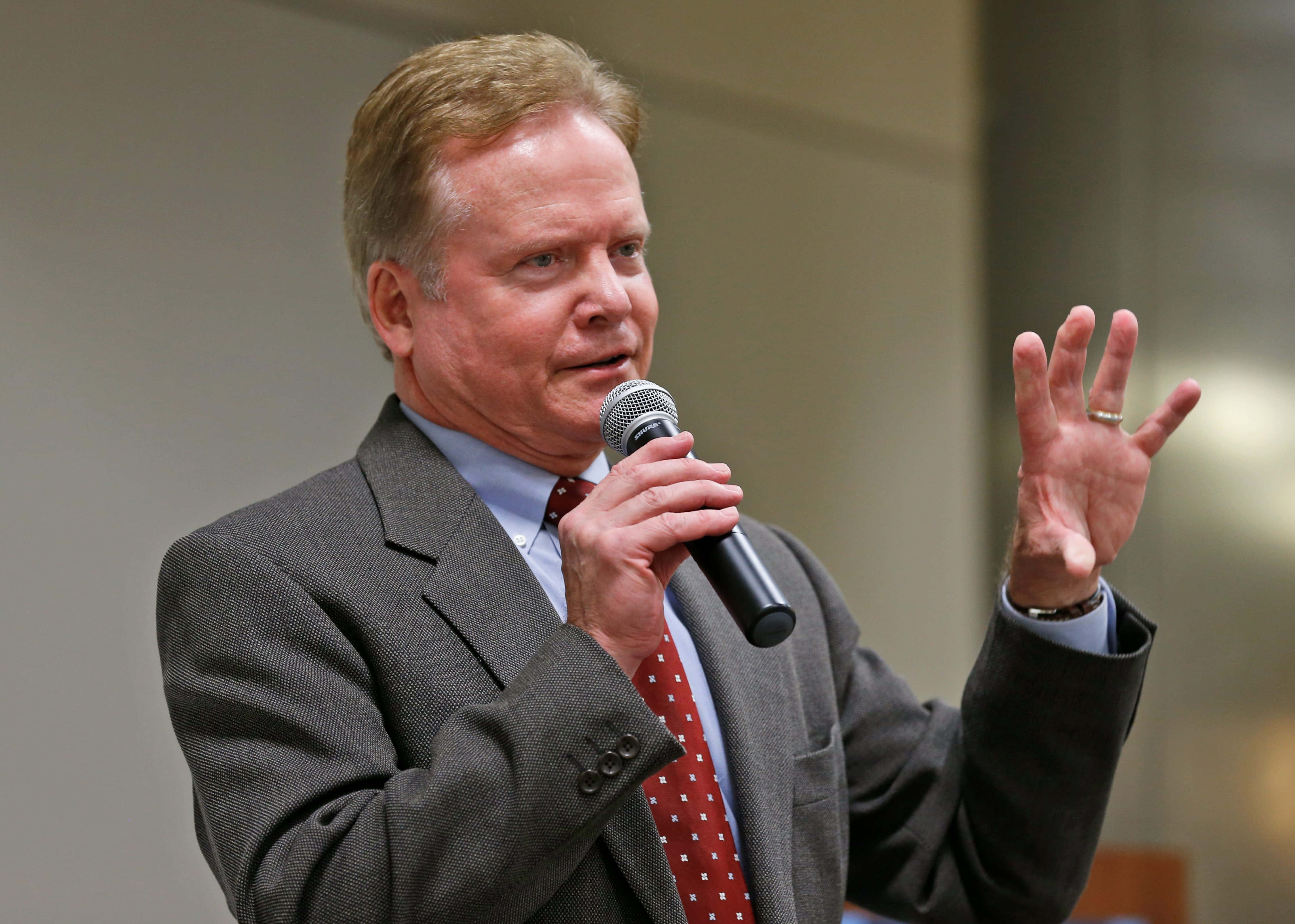 Jim Webb, gray suit, red tie, 4K Desktop Wallpaper
