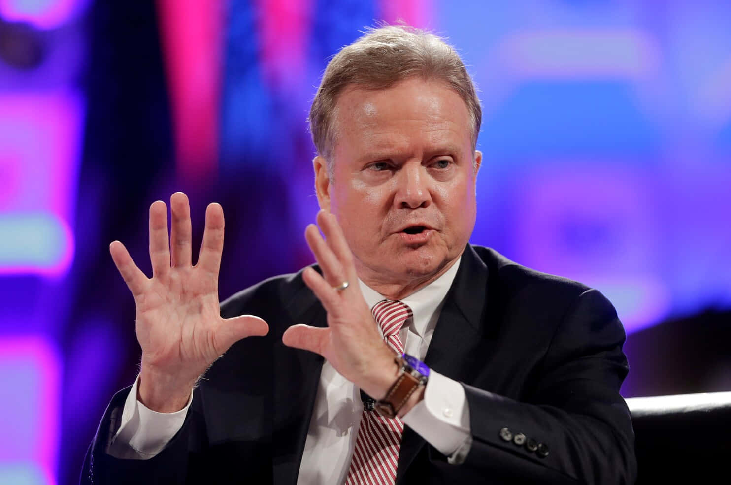 Jim Webb, suit, vibrant purple and blue blurred background, HD Desktop Wallpaper