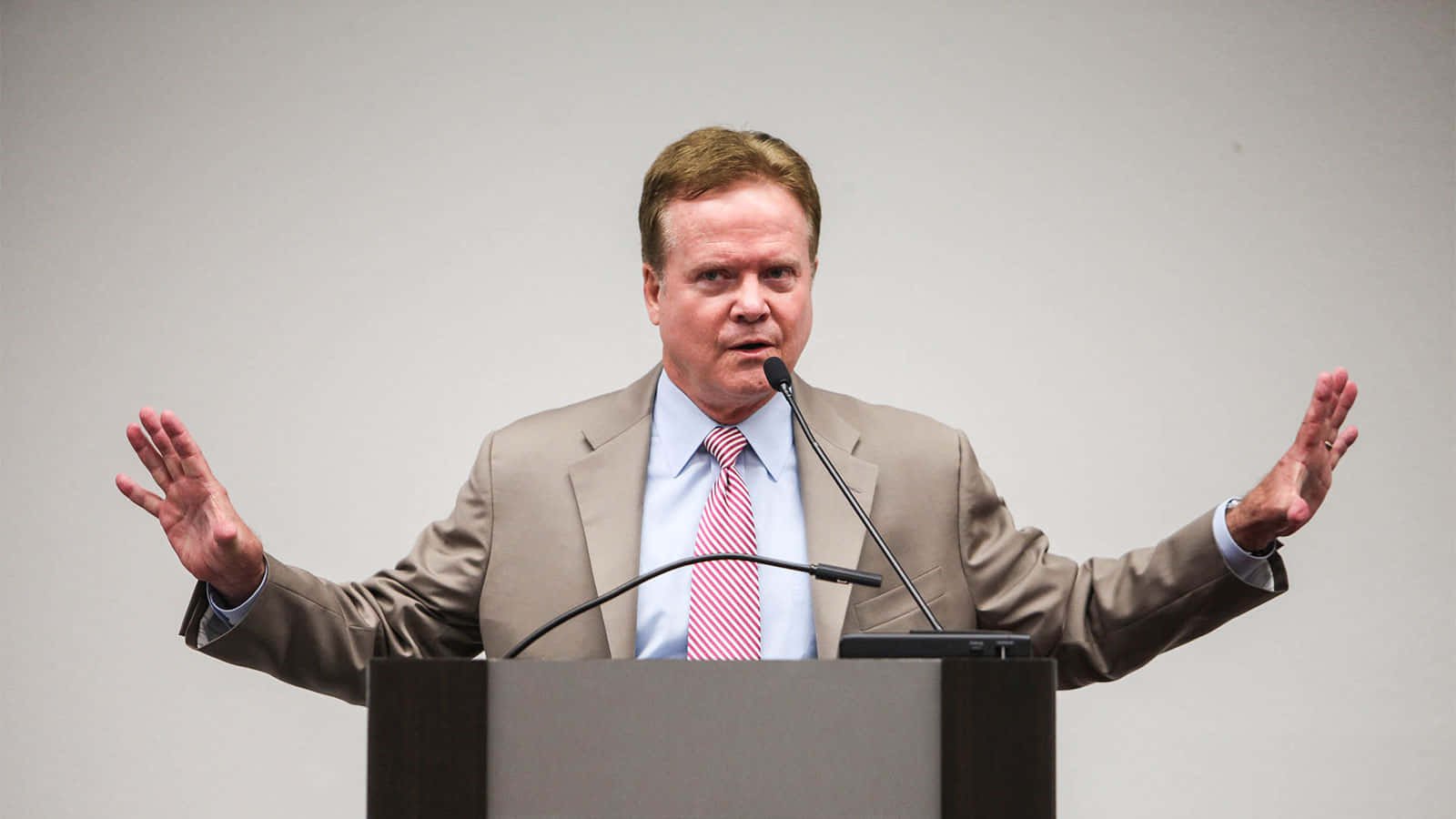 Jim Webb, beige suit, pink striped tie, HD Desktop Wallpaper
