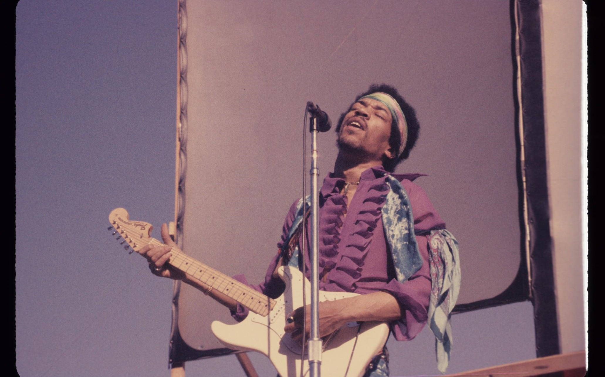 Jimi Hendrix, violet chiffon top, white electric guitar, Full HD Desktop Wallpaper