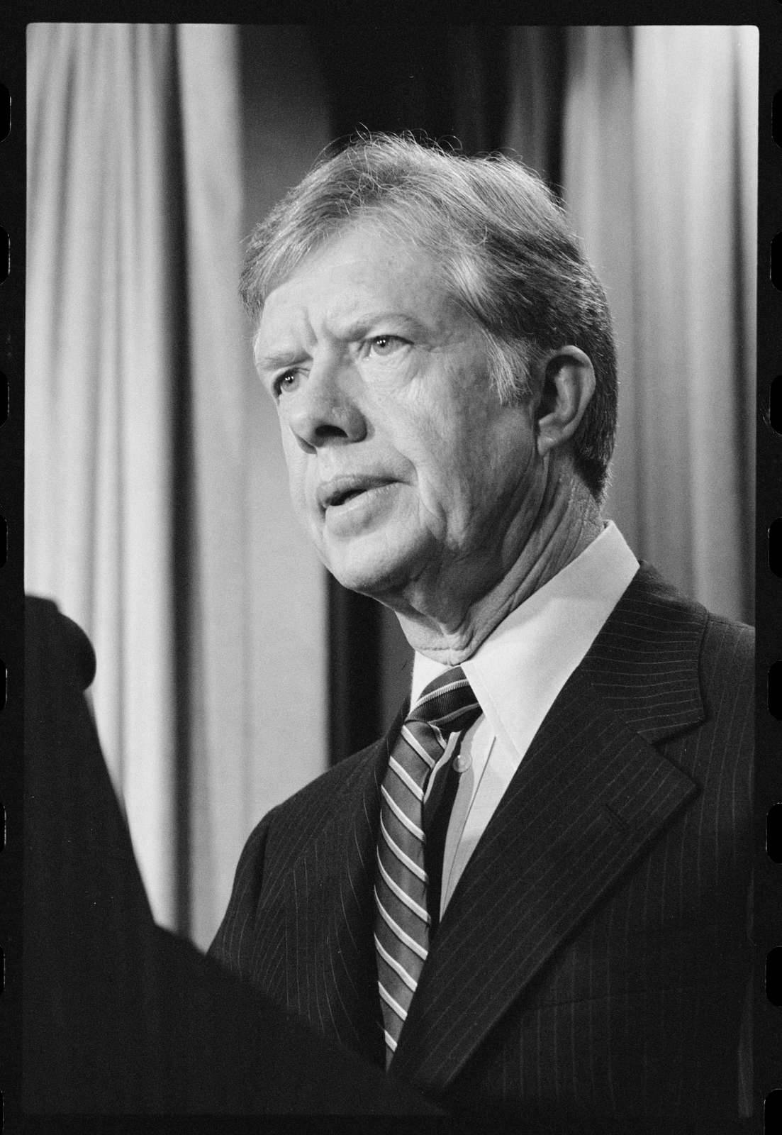 Jimmy Carter, pinstripe suit, striped tie, HD Phone Wallpaper