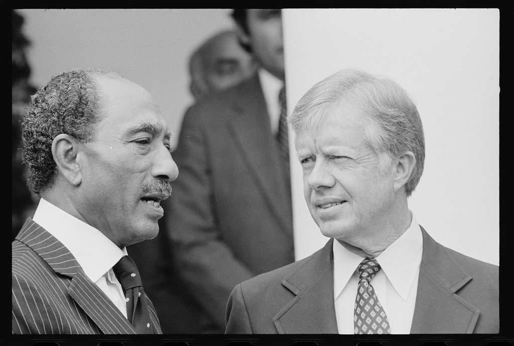 Jimmy Carter, black and white photo, two men in suits, SD Desktop Wallpaper