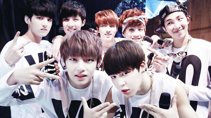 Jin BTS, BTS, band hand signs, SD Desktop Wallpaper