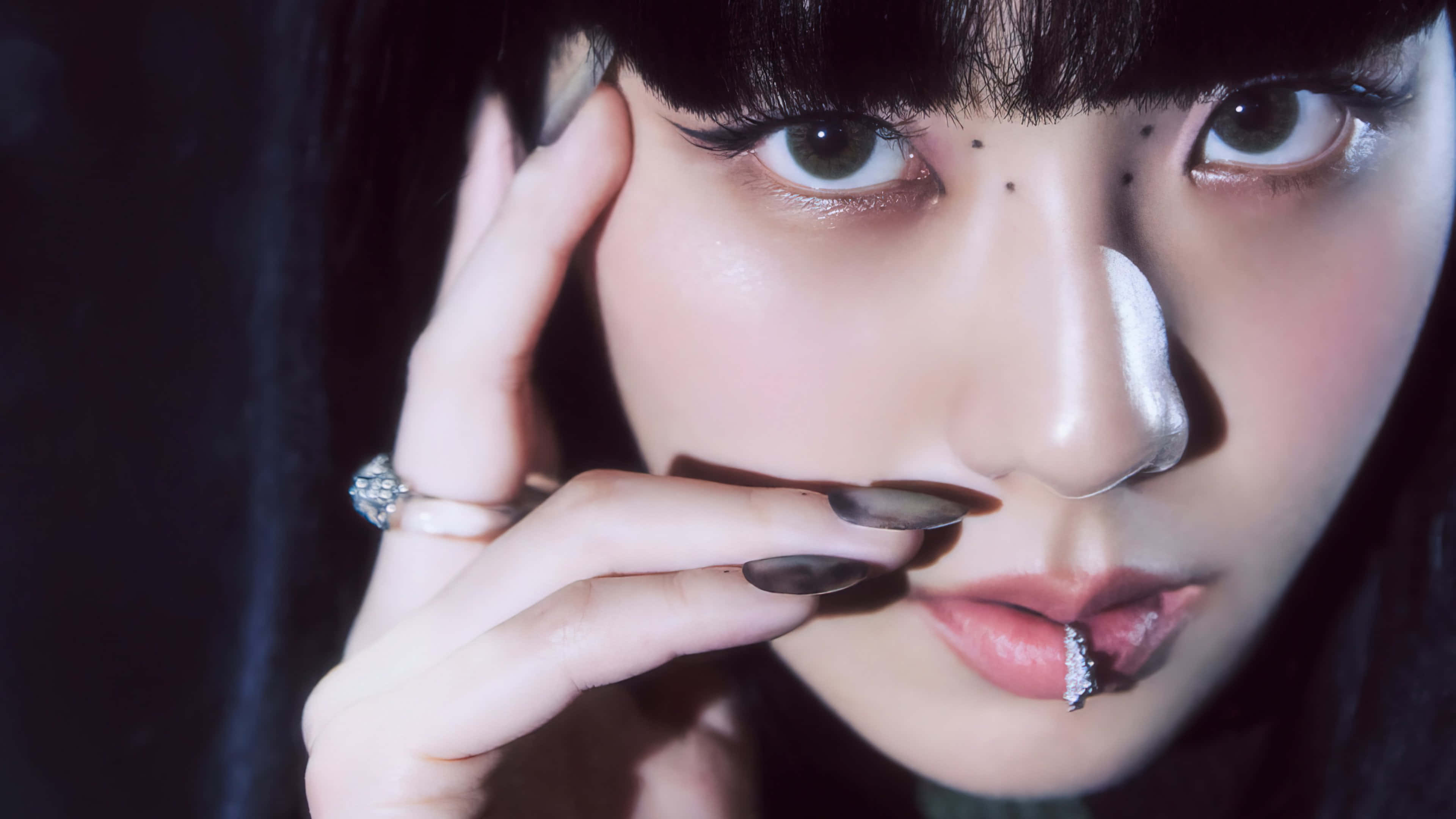 Jisoo Blackpink, lip piercing, dark hair, 4K Desktop Wallpaper