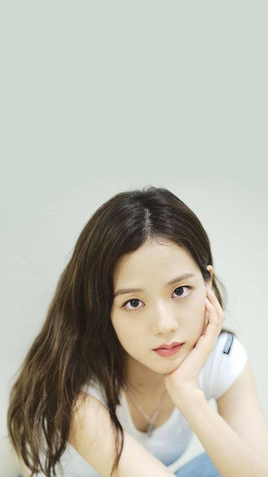 Jisoo, dark wavy hair, pale green background, HD Phone Wallpaper