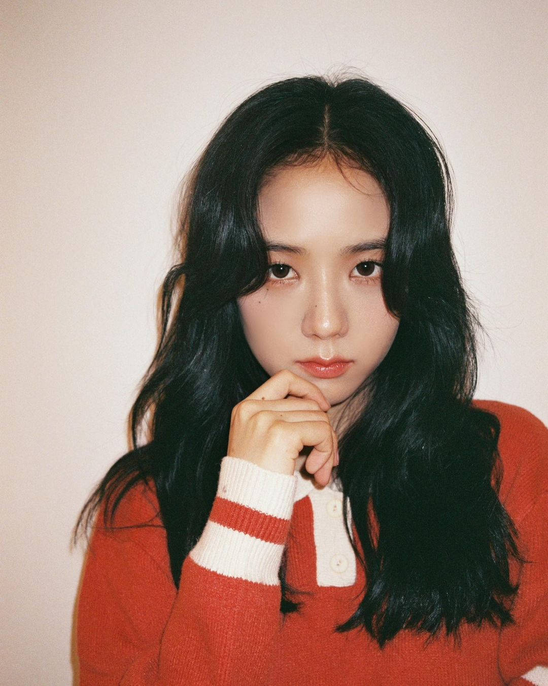 Jisoo, red sweater, white stripes, HD Phone Wallpaper