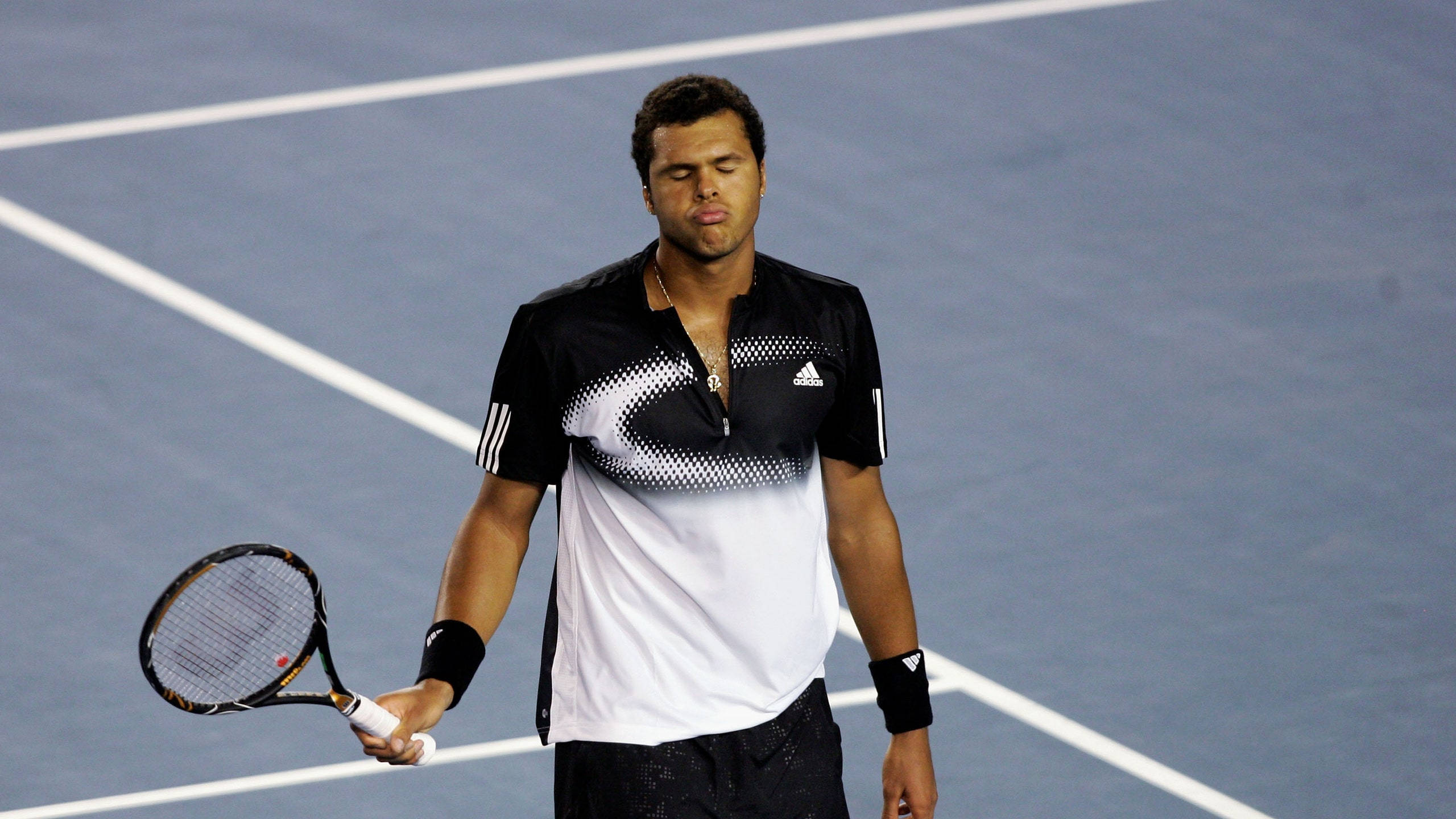 Jo-Wilfried Tsonga, black and white gear, blue hard court, 2K Desktop Wallpaper