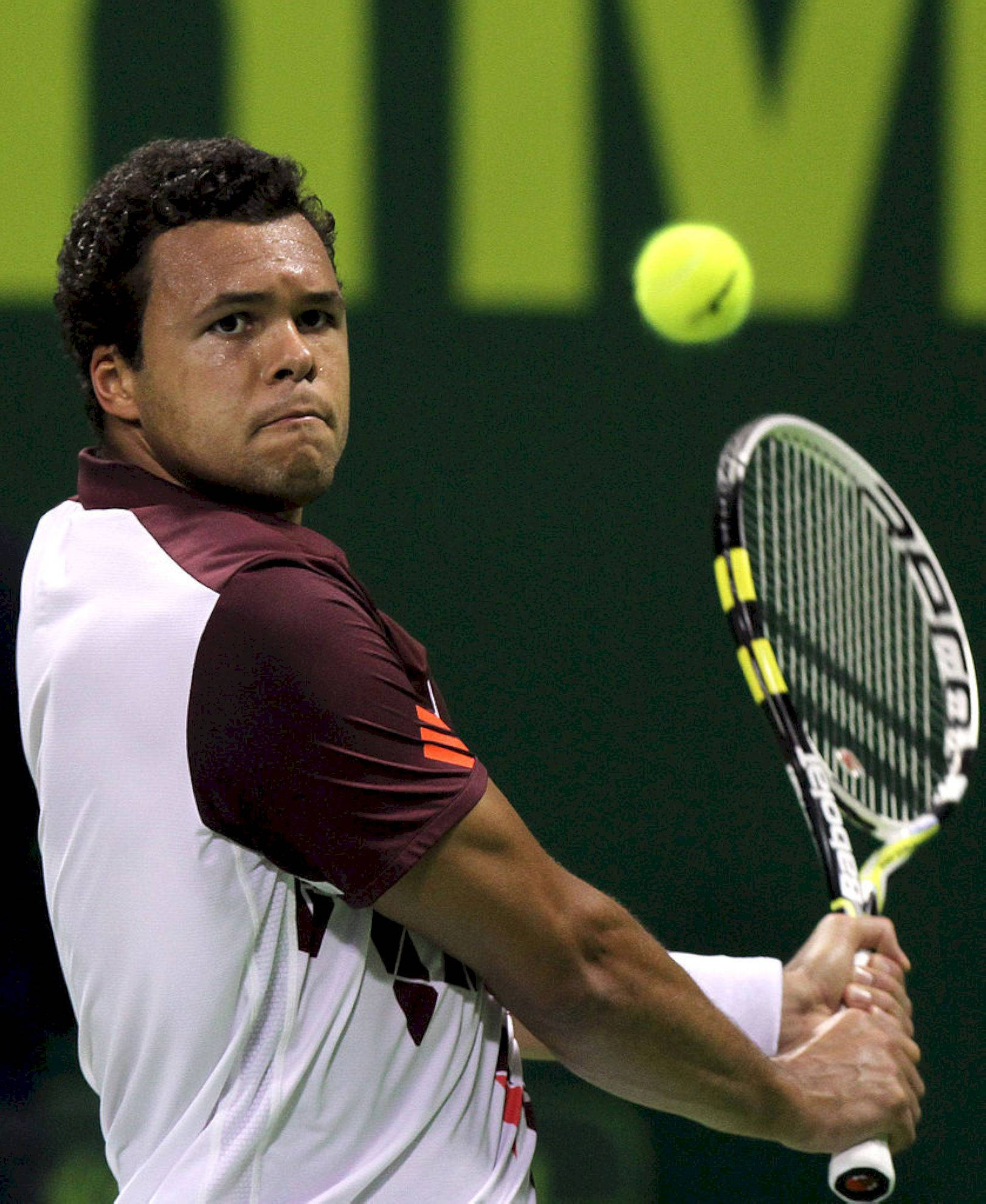 Jo-Wilfried Tsonga, yellow ball, green court, Full HD Phone Wallpaper