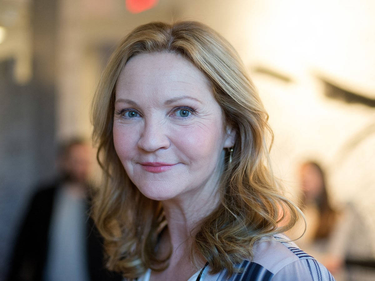 Joan Allen, American actress, blonde hair, SD Desktop Wallpaper