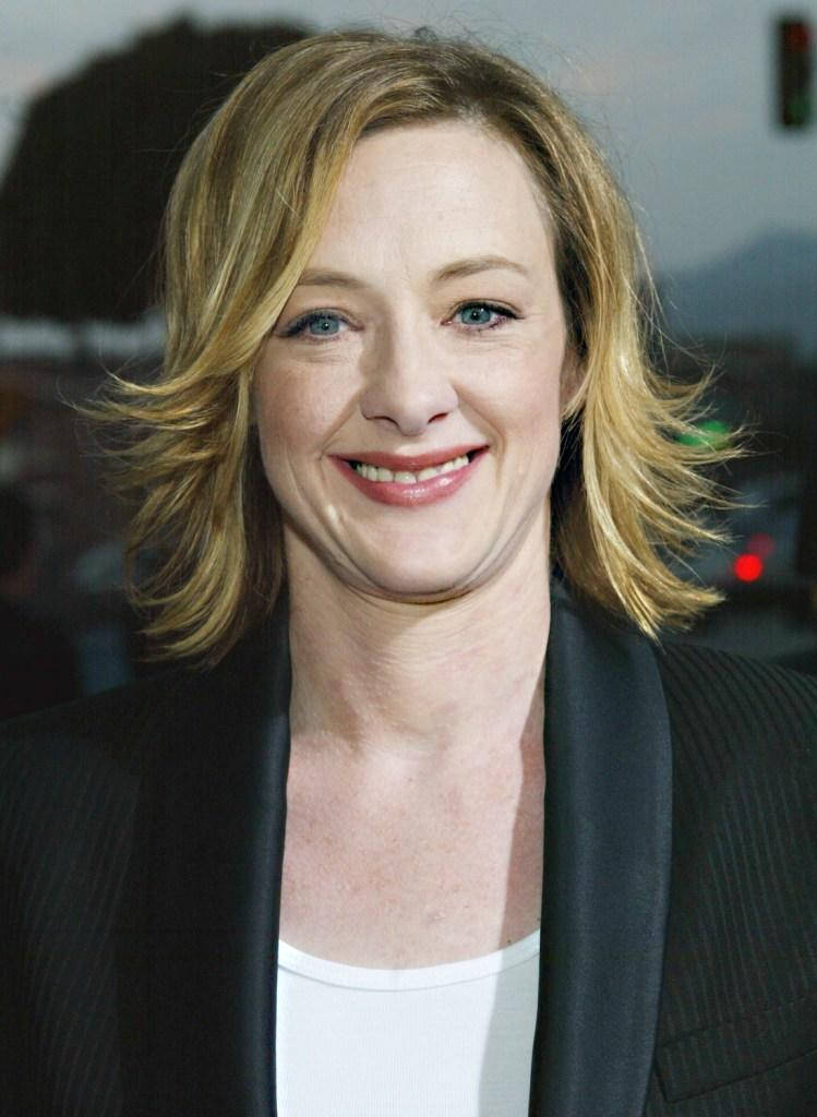 Joan Cusack, blonde hair, blue eyes, SD Phone Wallpaper