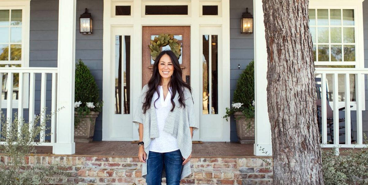 Joanna Gaines, brick porch, gray house, SD Desktop Wallpaper