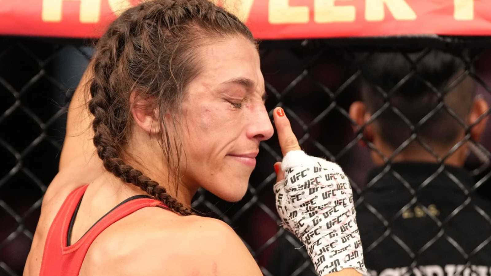 Joanna Jedrzejczyk, UFC-wrapped hand, braided ponytail, HD Desktop Wallpaper
