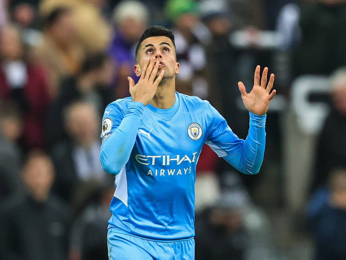 Joao Cancelo, blue Manchester City jersey, night match, SD Desktop Wallpaper