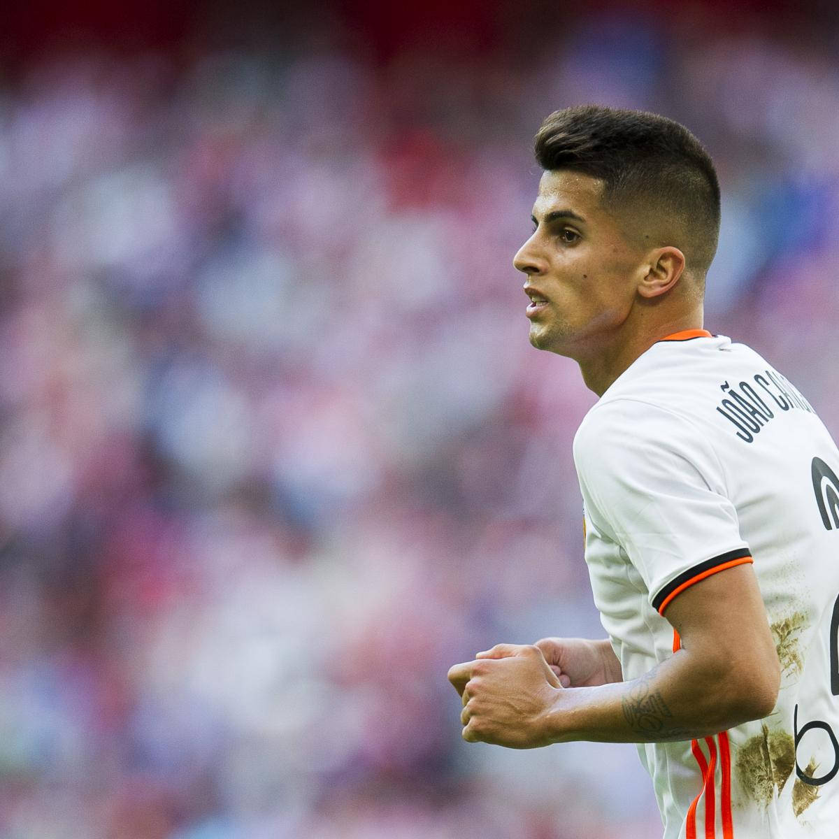 Joao Cancelo, white jersey, daytime match, SD Desktop Wallpaper