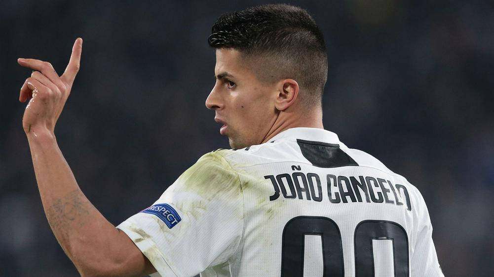 Joao Cancelo, stained white jersey, night match, SD Desktop Wallpaper