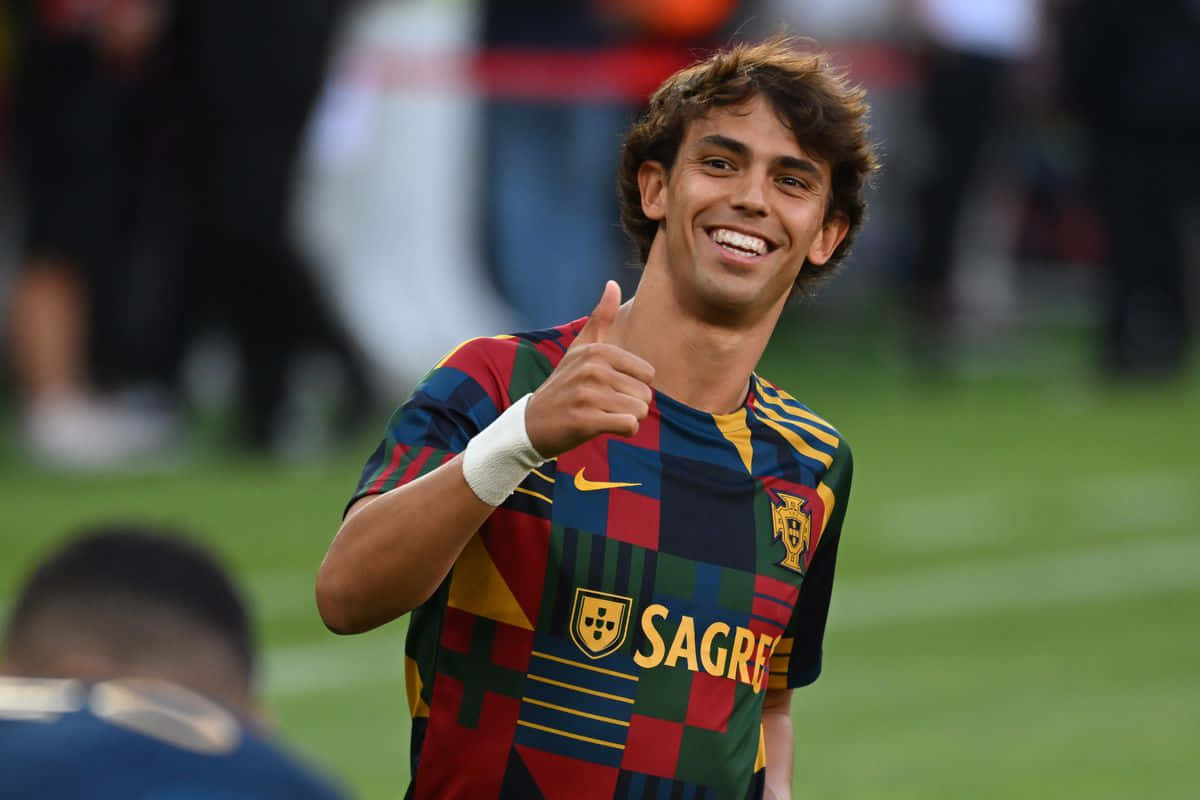 Joao Felix, striped kit, green field, SD Desktop Wallpaper