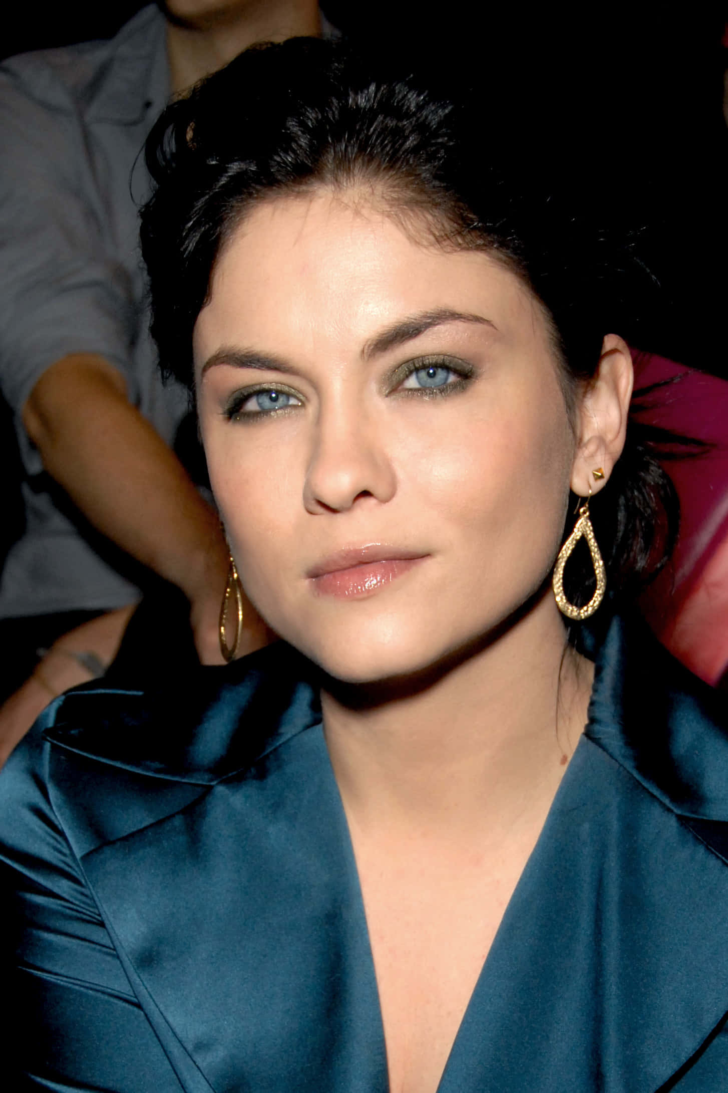 Jodi Lyn O'Keefe, teal satin blouse, gold teardrop earrings, Full HD Phone Wallpaper