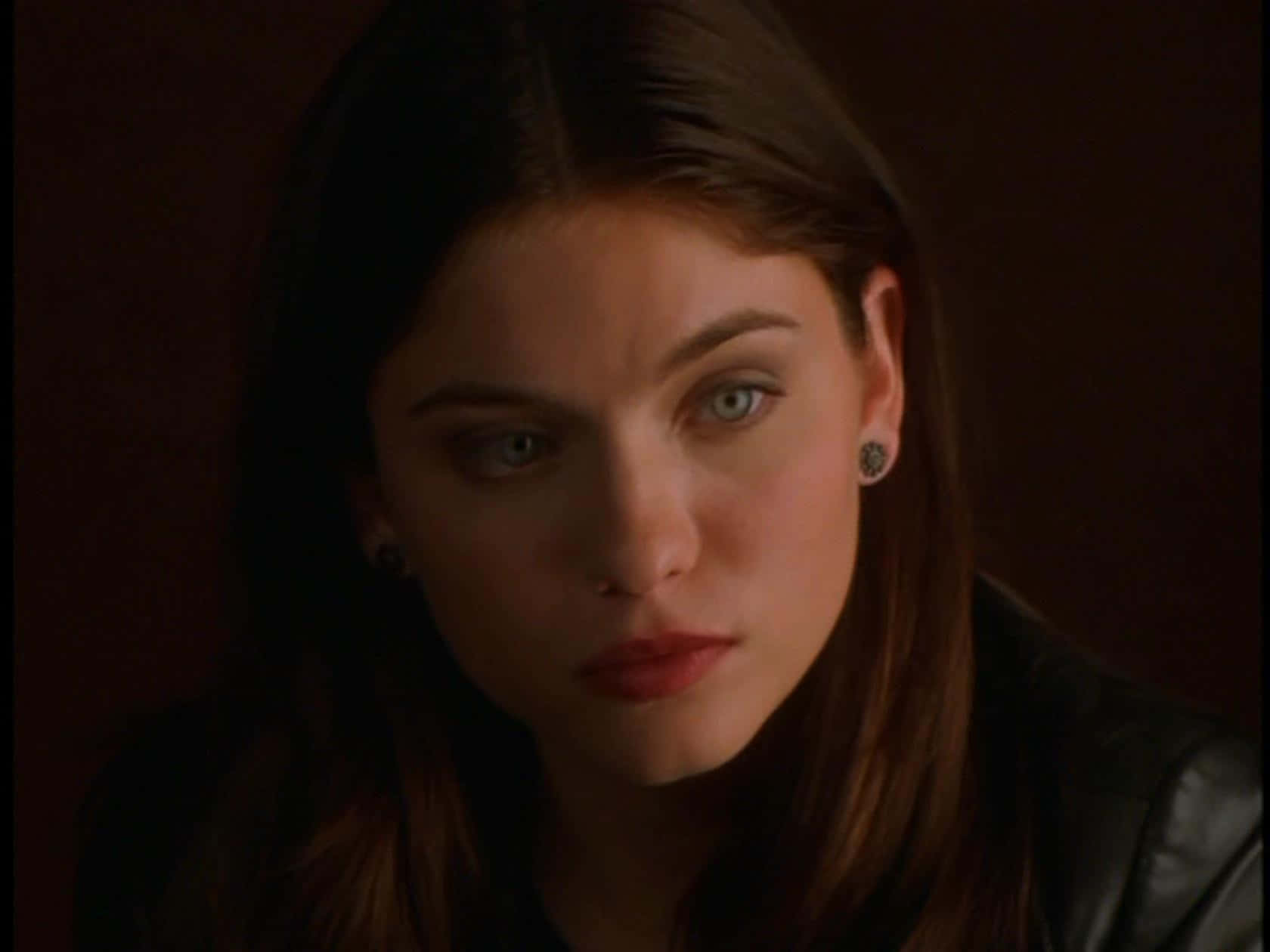 Jodi Lyn O'Keefe, intense green eyes, dark hair, HD Desktop Wallpaper