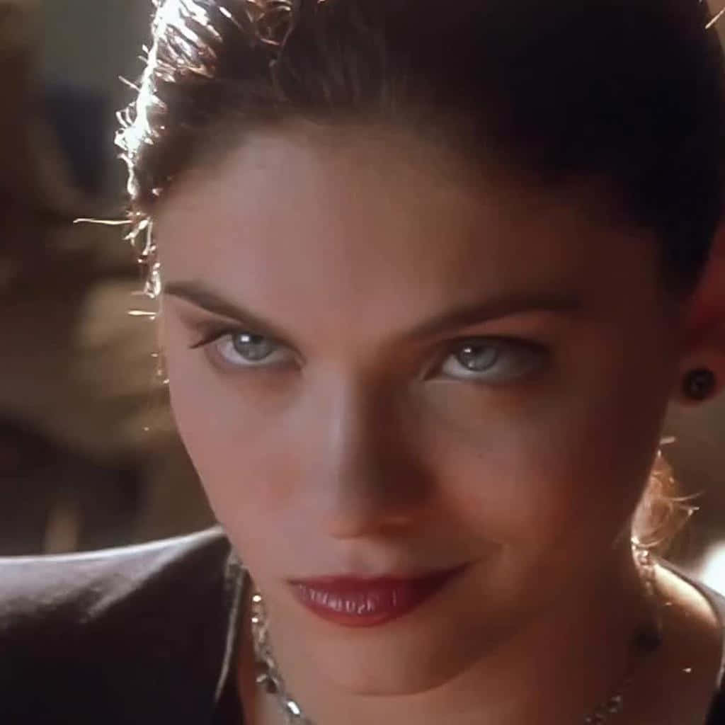 Jodi Lyn O'Keefe, intense blue eyes, dark hair, SD Desktop Wallpaper