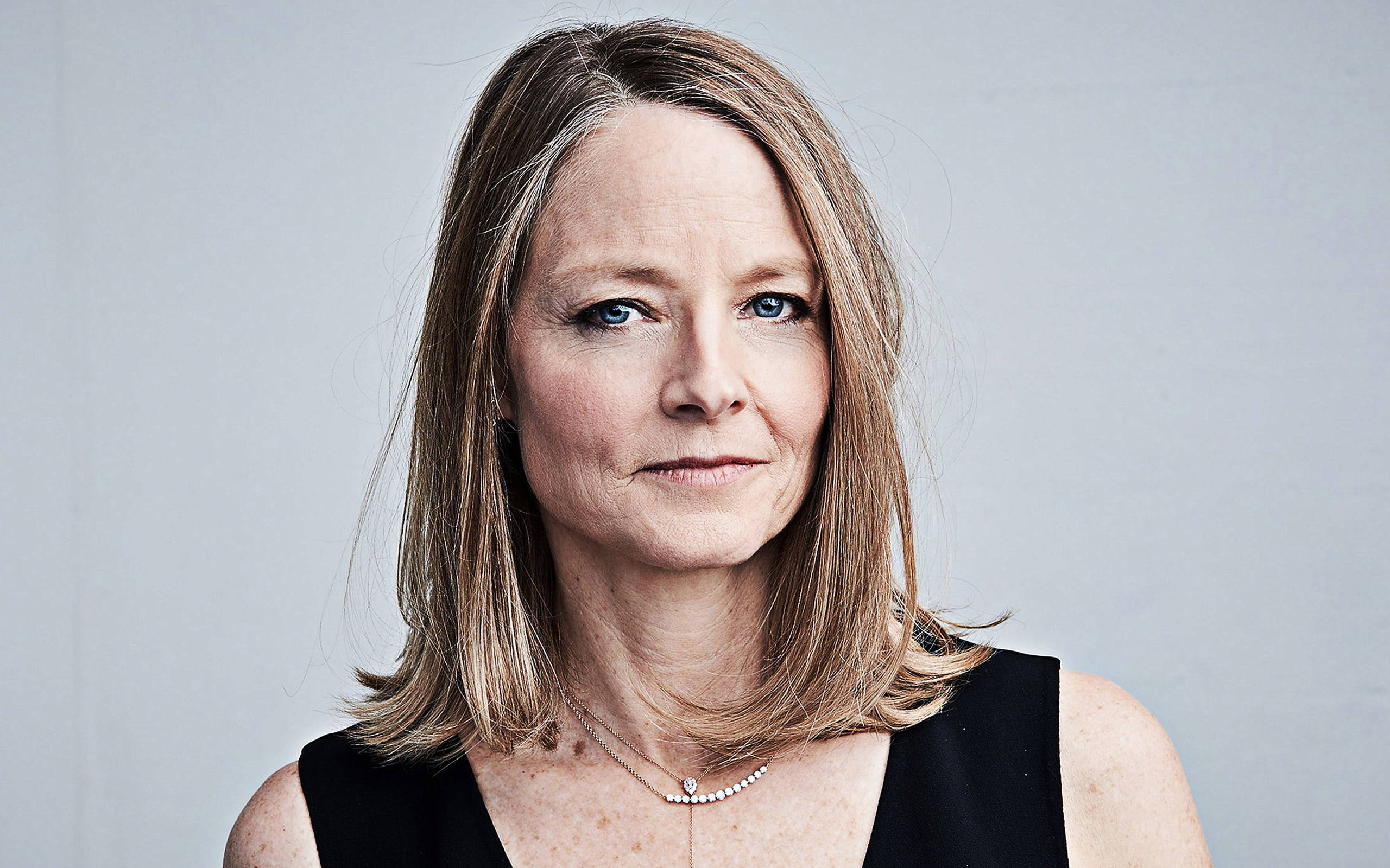 Jodie Foster, black dress, blonde hair, 2K Desktop Wallpaper