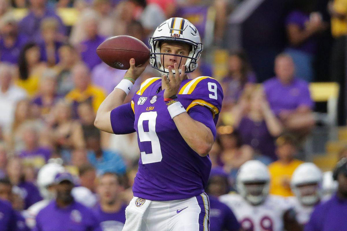 Joe Burrow, purple LSU jersey, number 9, SD Desktop Wallpaper