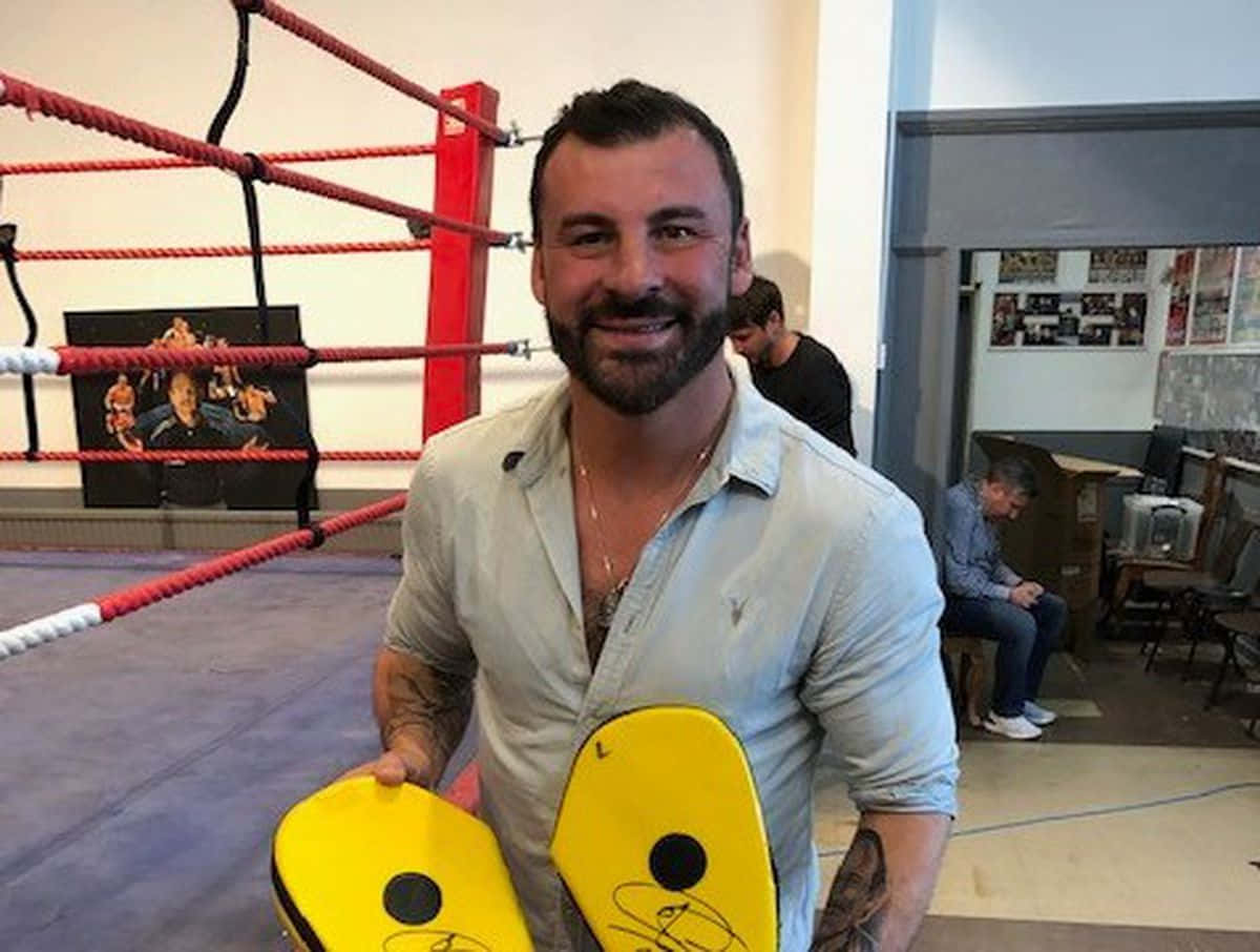 Joe Calzaghe, punching mitts, red-rope ring, SD Desktop Wallpaper