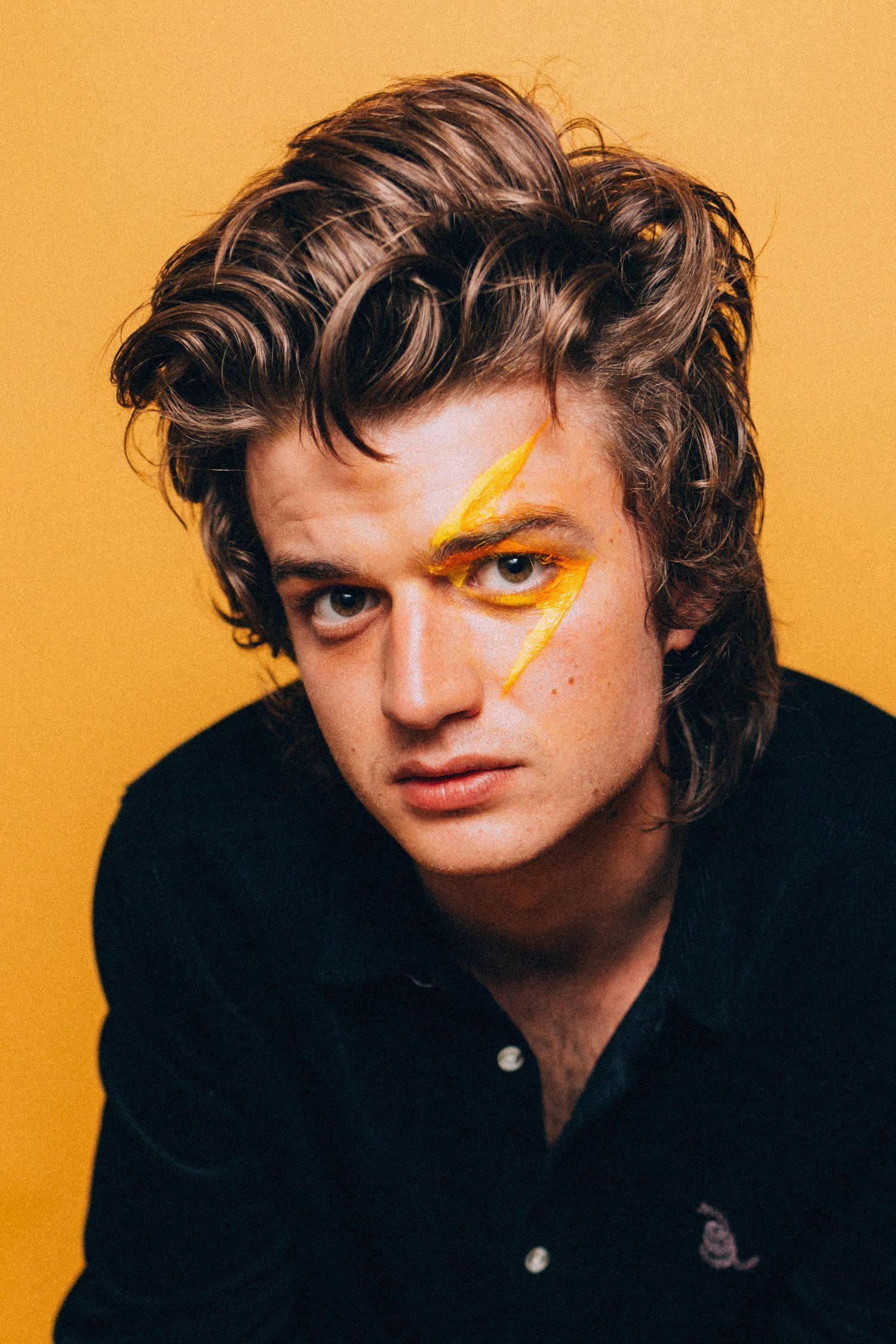 Joe Keery, yellow lightning bolt, tousled brown hair, Full HD Phone Wallpaper