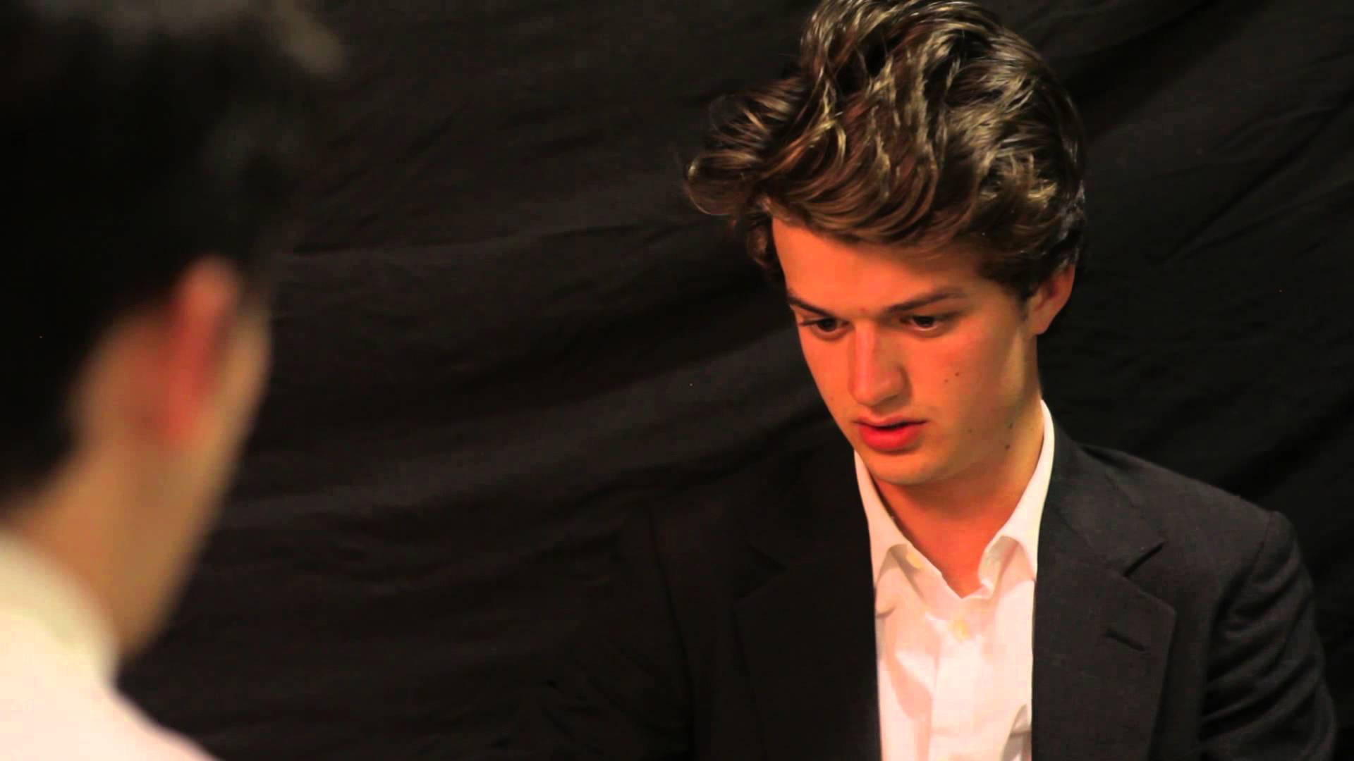 Joe Keery, dark suit, white shirt, Full HD Desktop Wallpaper