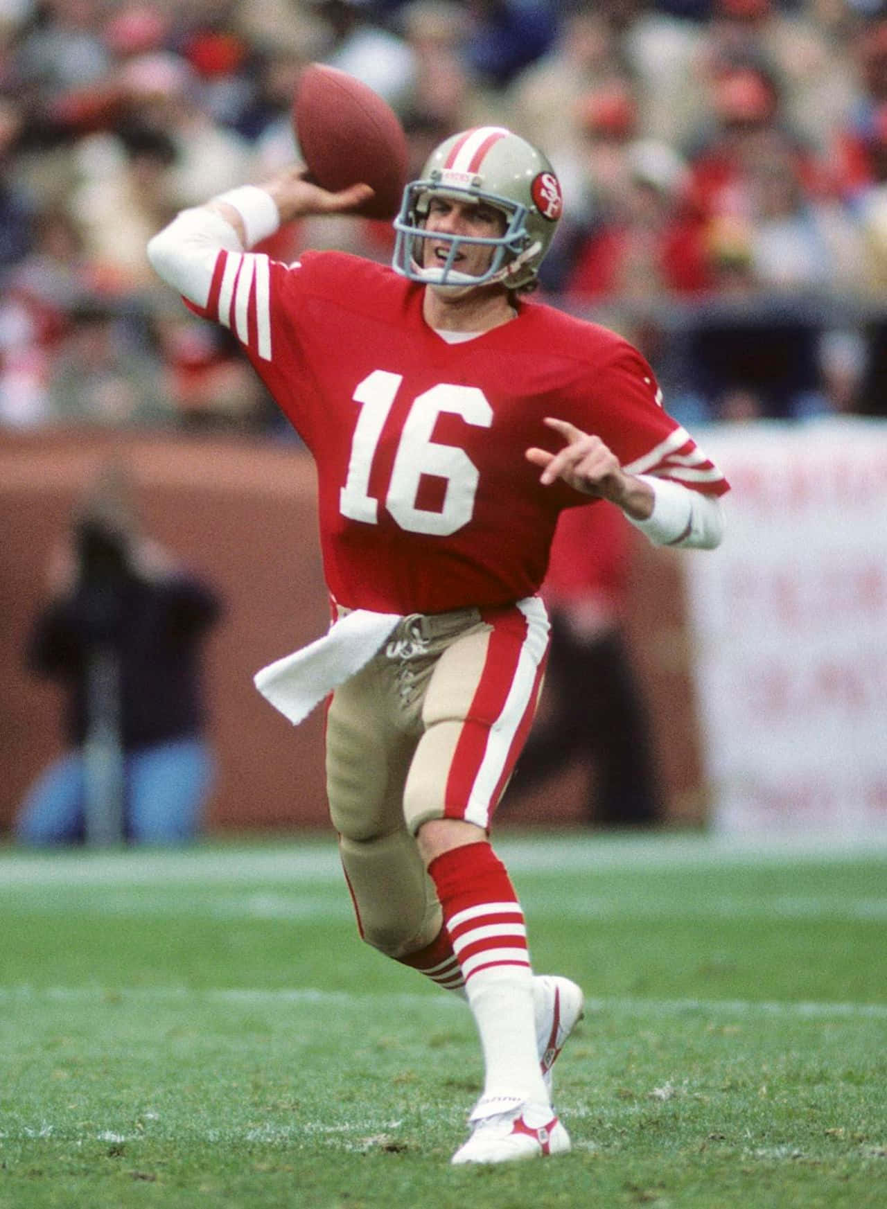 Joe Montana, red number 16 jersey, daytime game, HD Phone Wallpaper