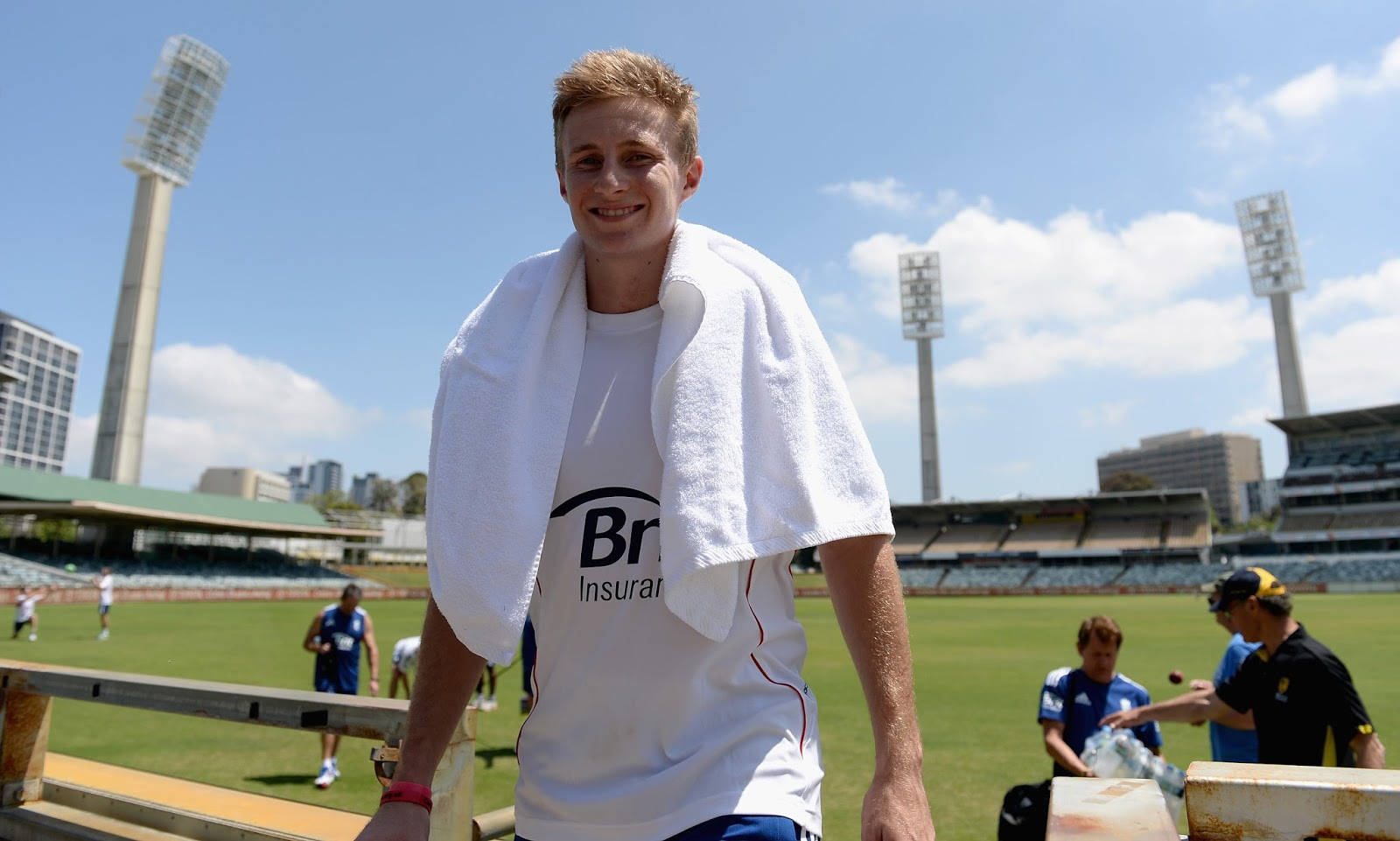 Joe Root, cricket stadium, sunlit stadium field, HD Desktop Wallpaper