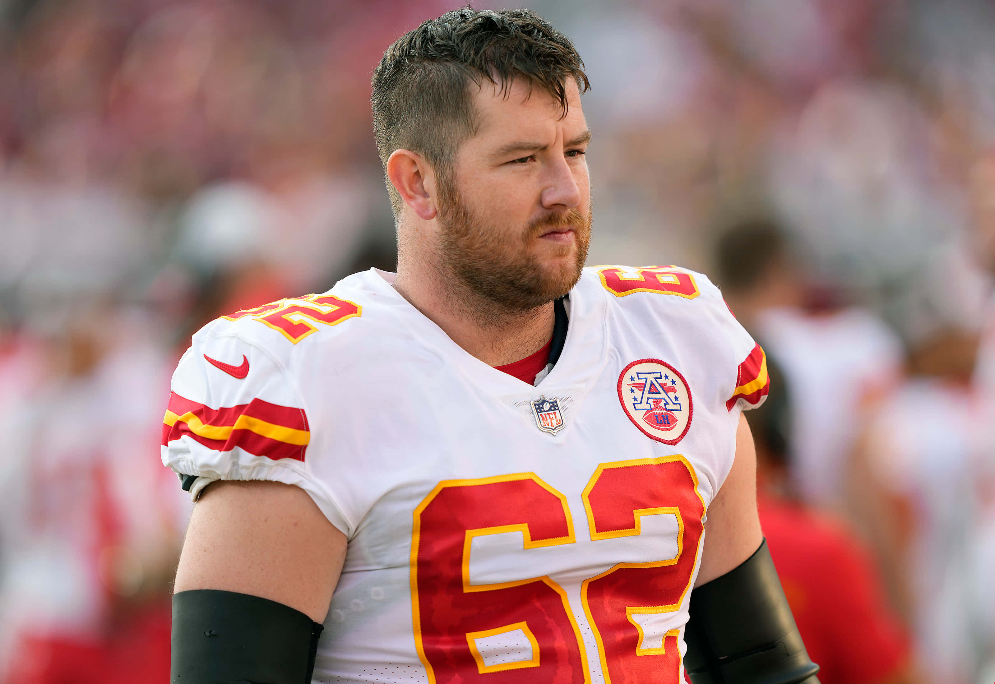 Joe Thuney, number 62, white and red jersey, 2K Desktop Wallpaper