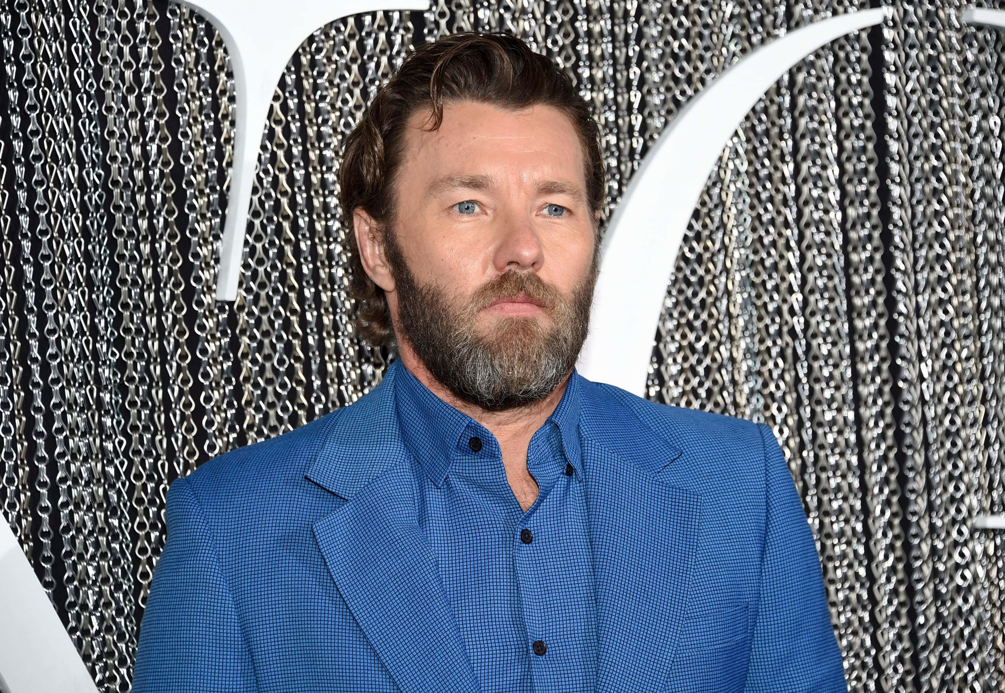 Joel Edgerton, blue shirt, blue patterned suit, 2K Desktop Wallpaper