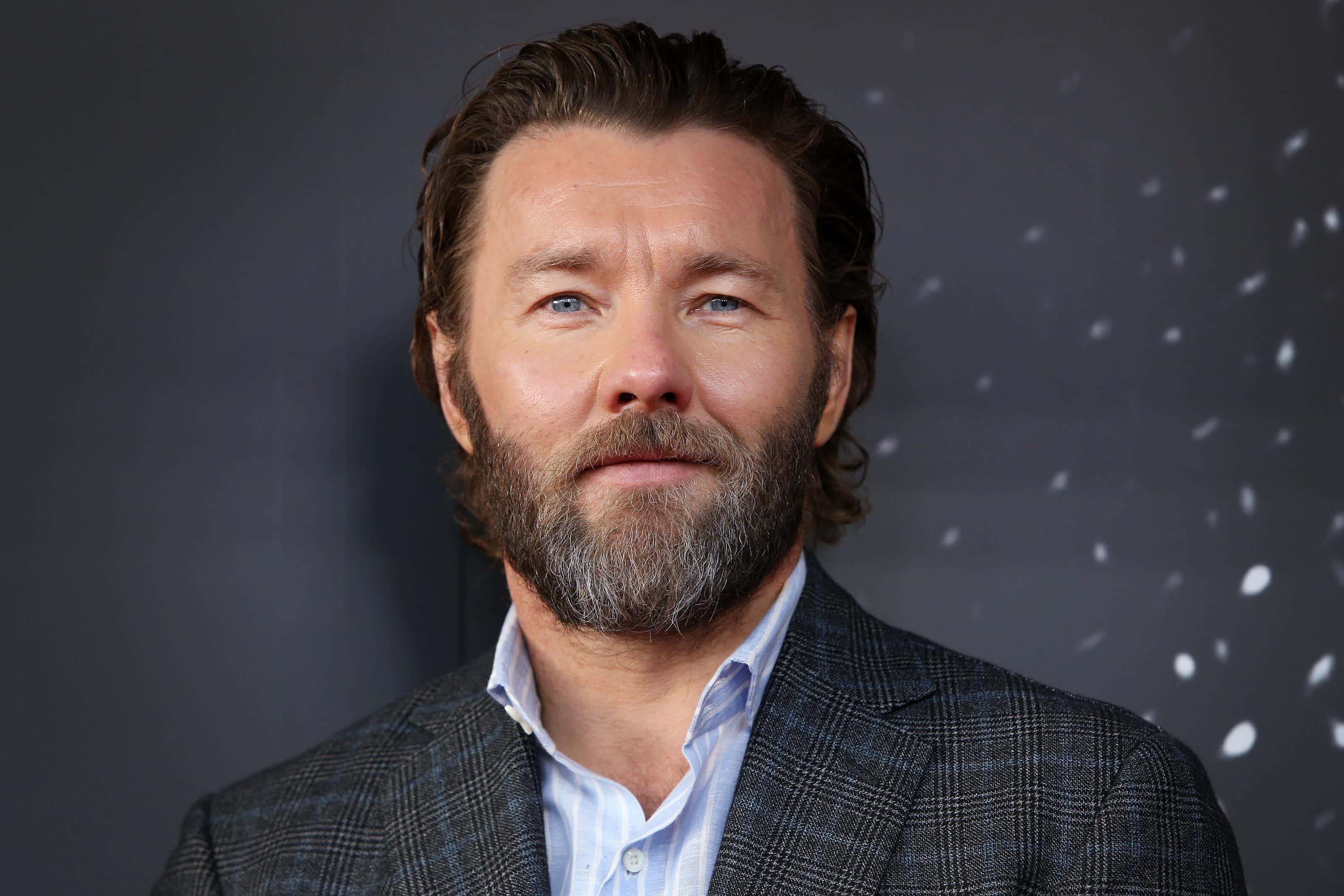 Joel Edgerton, graying beard, blue eyes, 2K Desktop Wallpaper