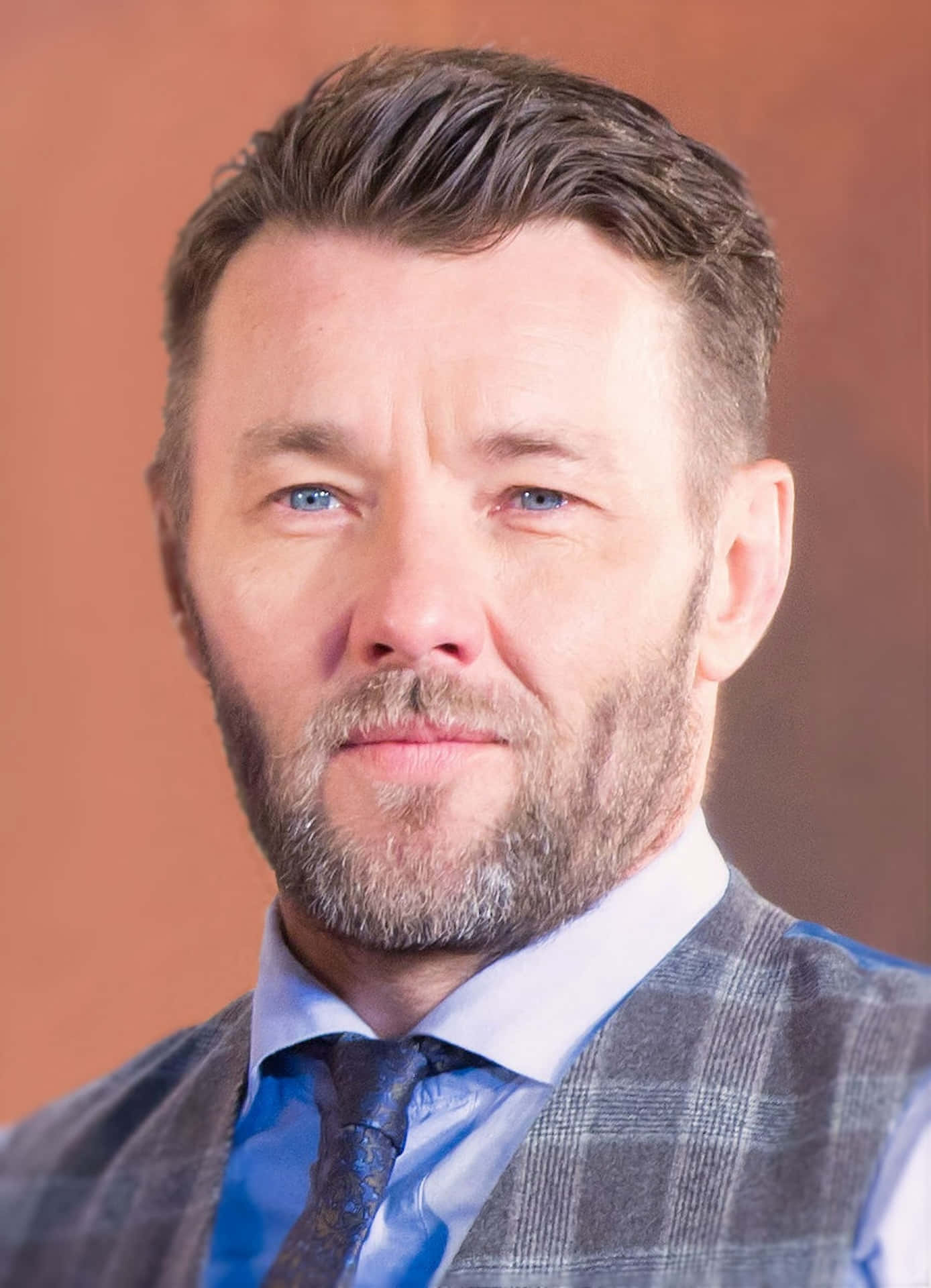 Joel Edgerton, plaid vest, blue tie, Full HD Phone Wallpaper