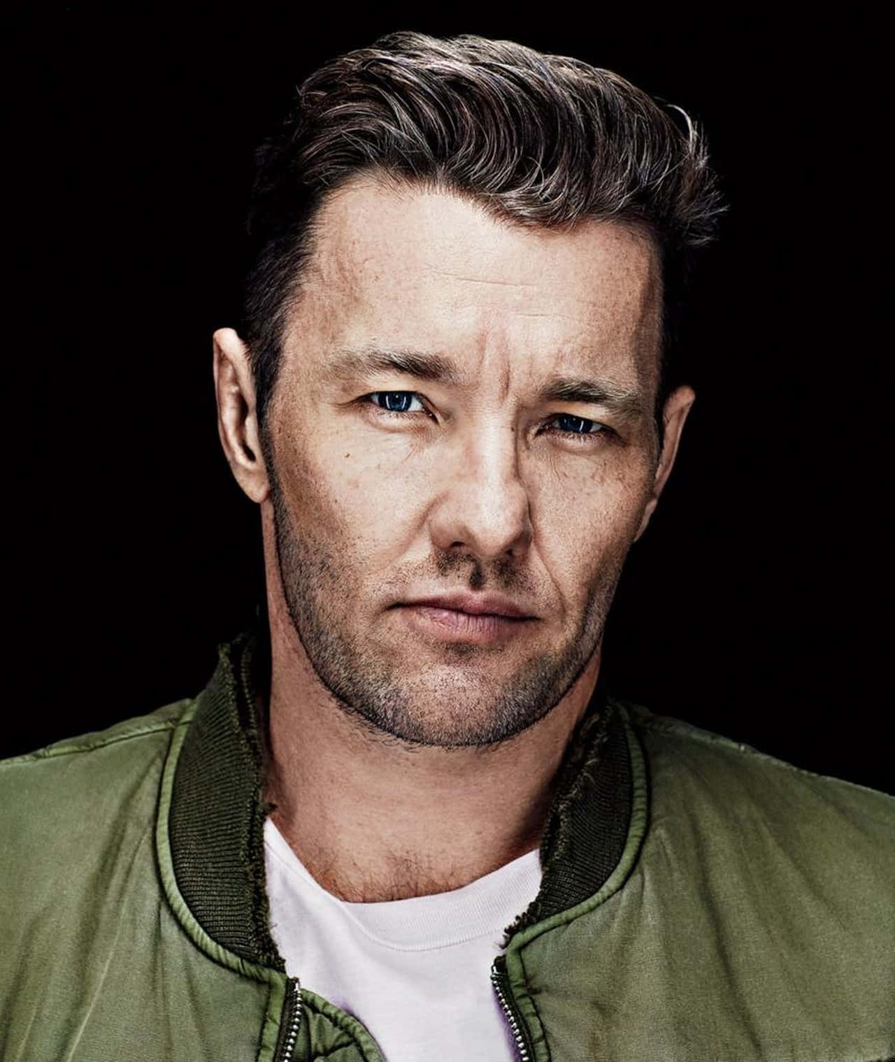 Joel Edgerton, intense blue eyes, styled hair, HD Phone Wallpaper