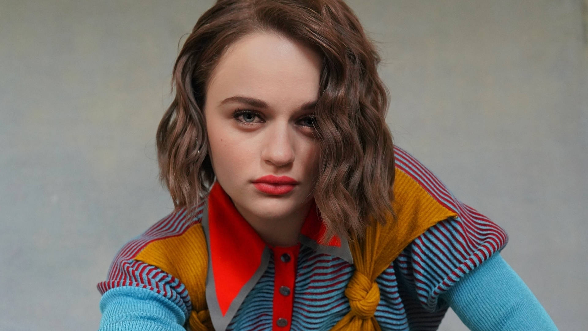 Joey King, wavy brown hair, bold red lips, Full HD Desktop Wallpaper